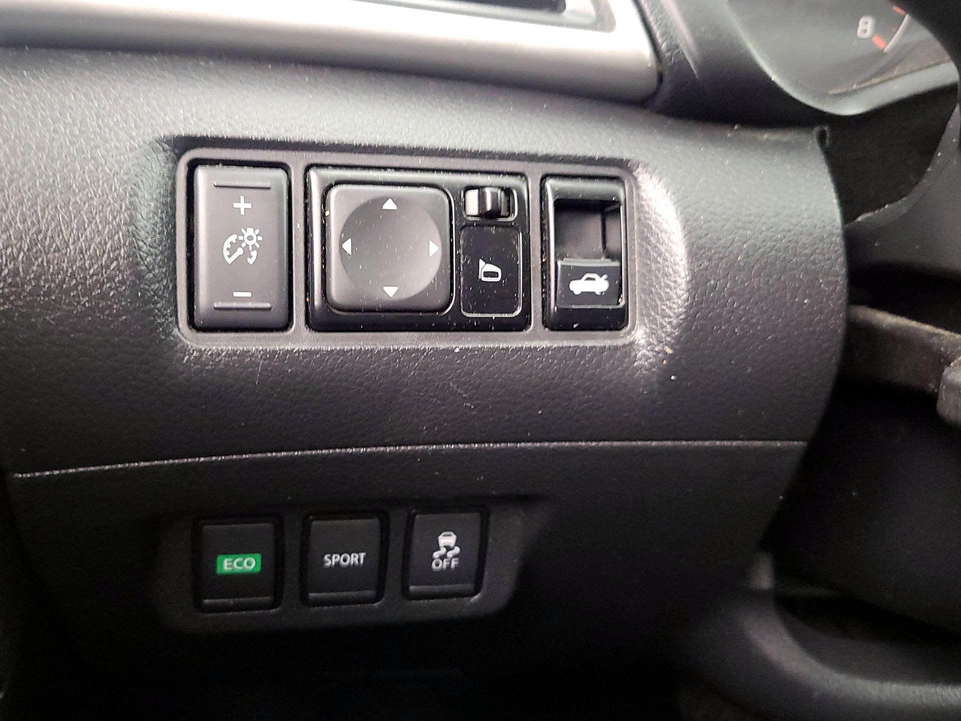 Thumbnail: 2017 Nissan Sentra - 13