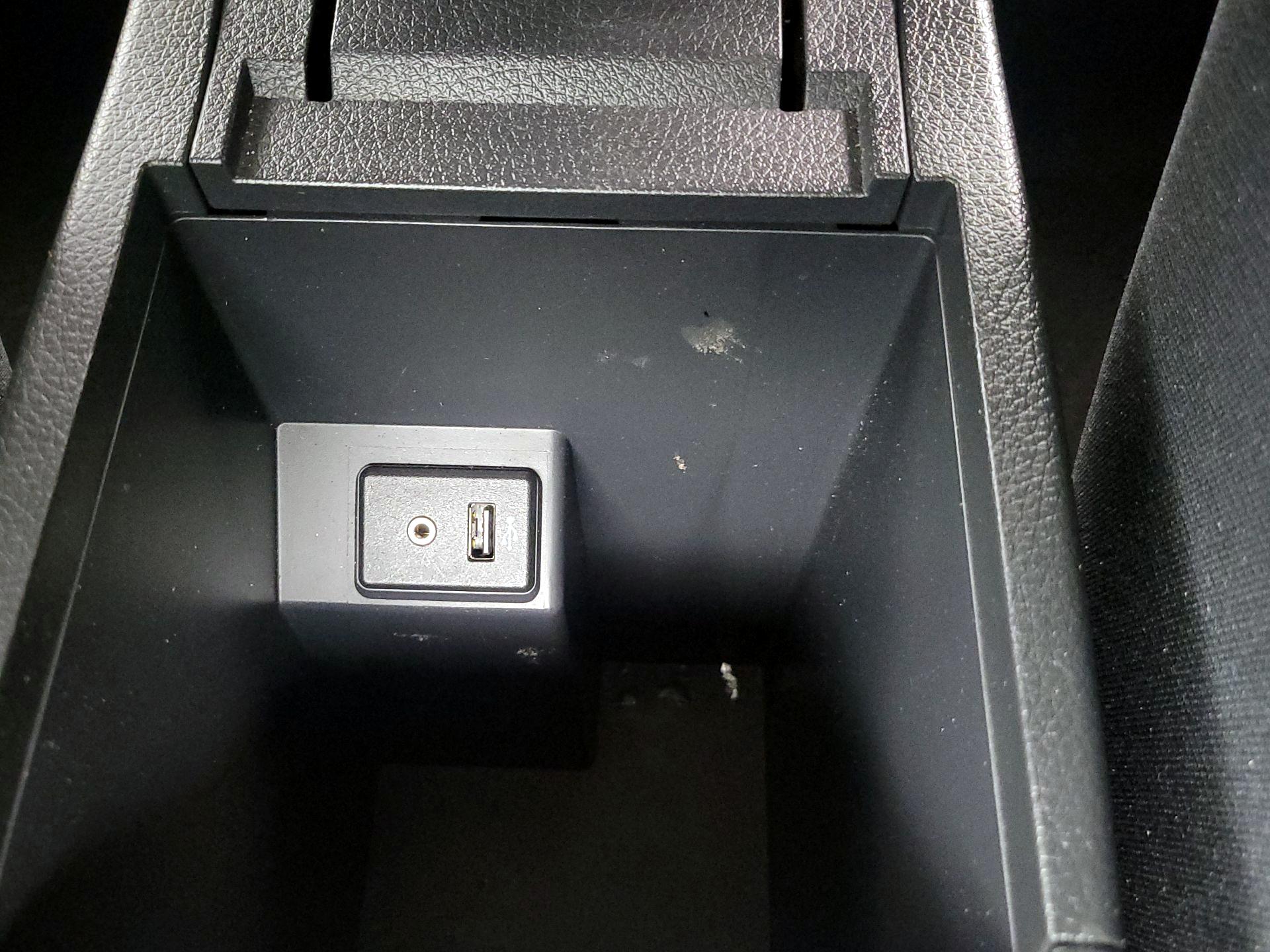 Thumbnail: 2017 Nissan Sentra - 17