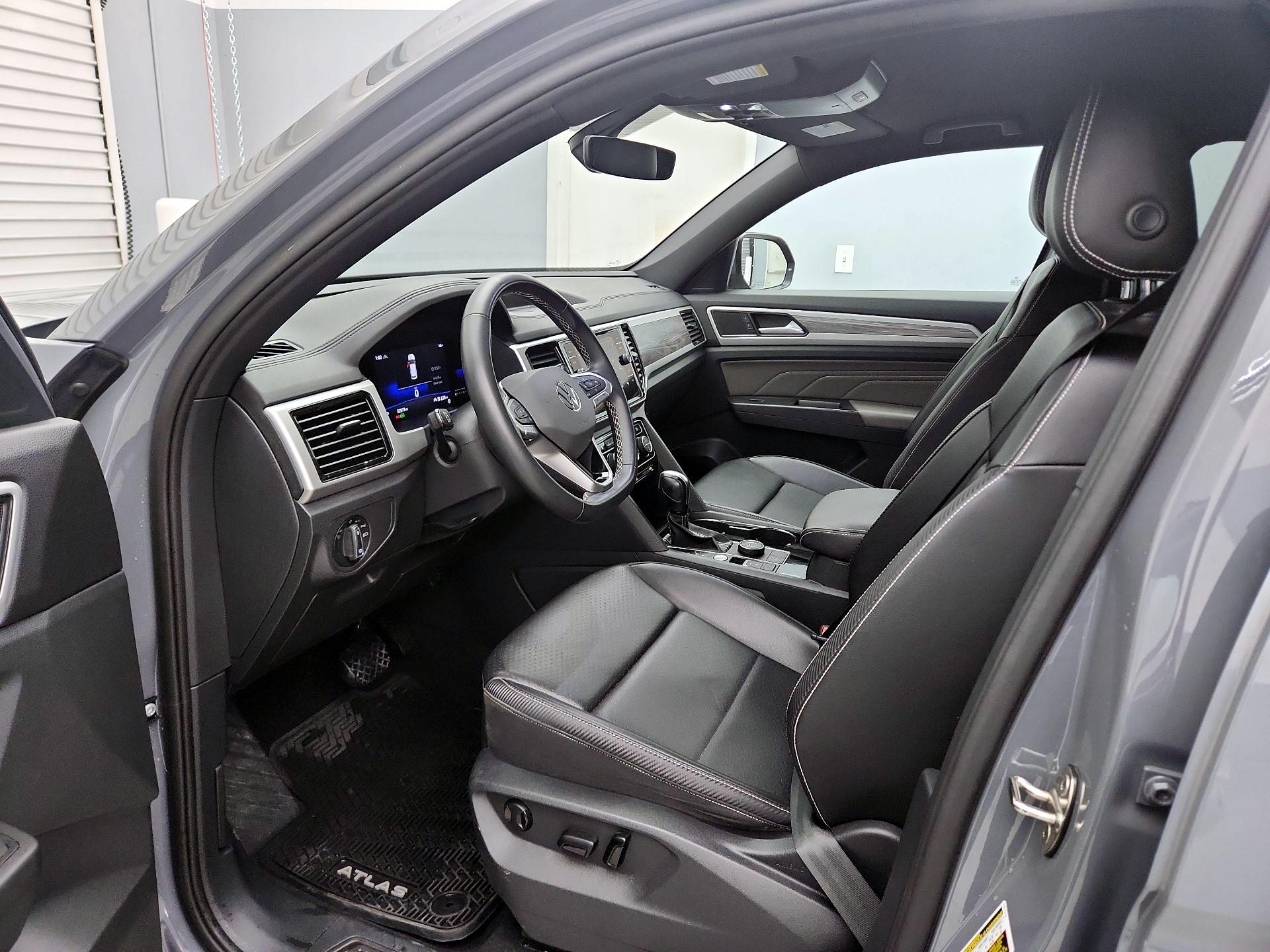 Thumbnail: 2022 Volkswagen Atlas - 11
