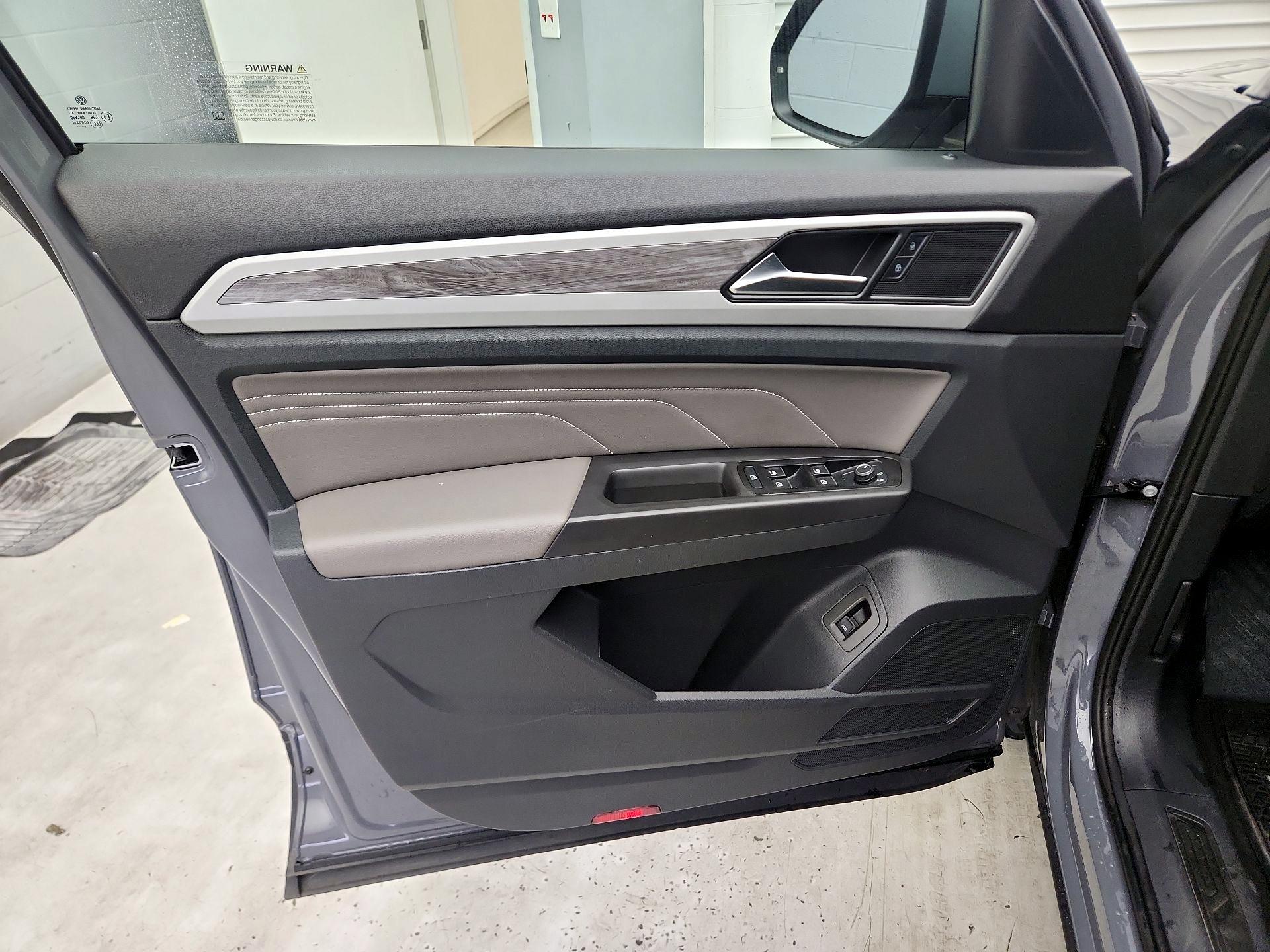 Thumbnail: 2022 Volkswagen Atlas - 12