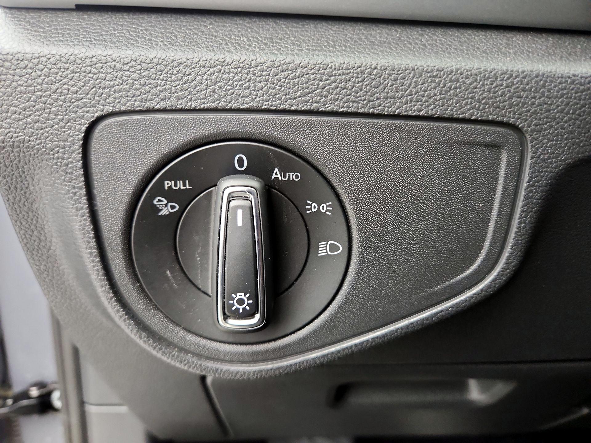 Thumbnail: 2022 Volkswagen Atlas - 13