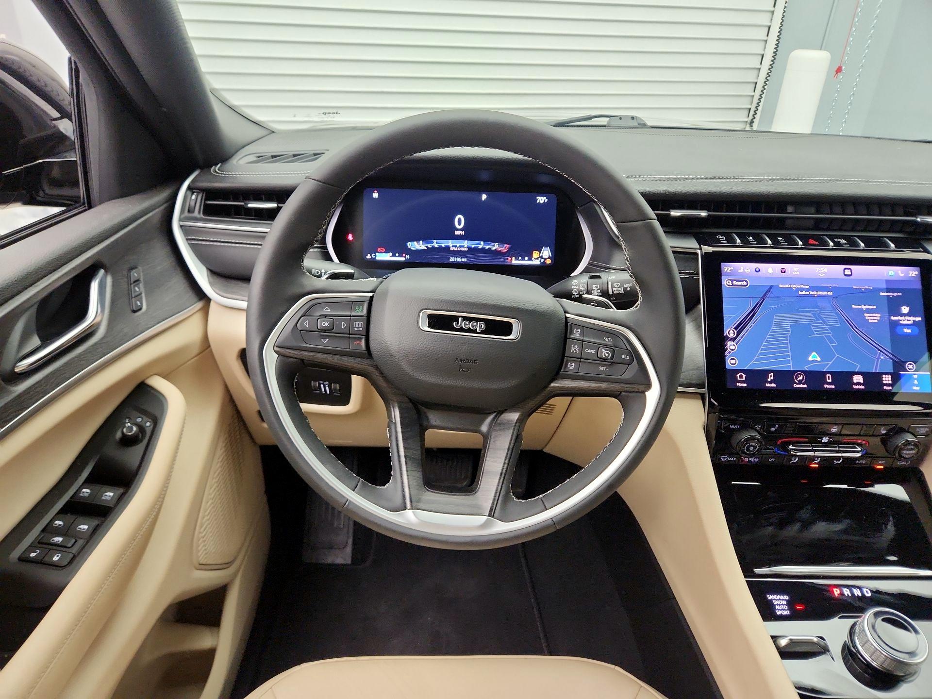 Thumbnail: 2025 Jeep Grand Cherokee - 10