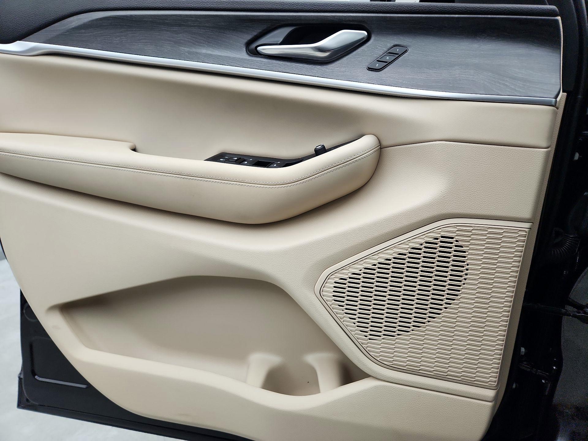 Thumbnail: 2025 Jeep Grand Cherokee - 12