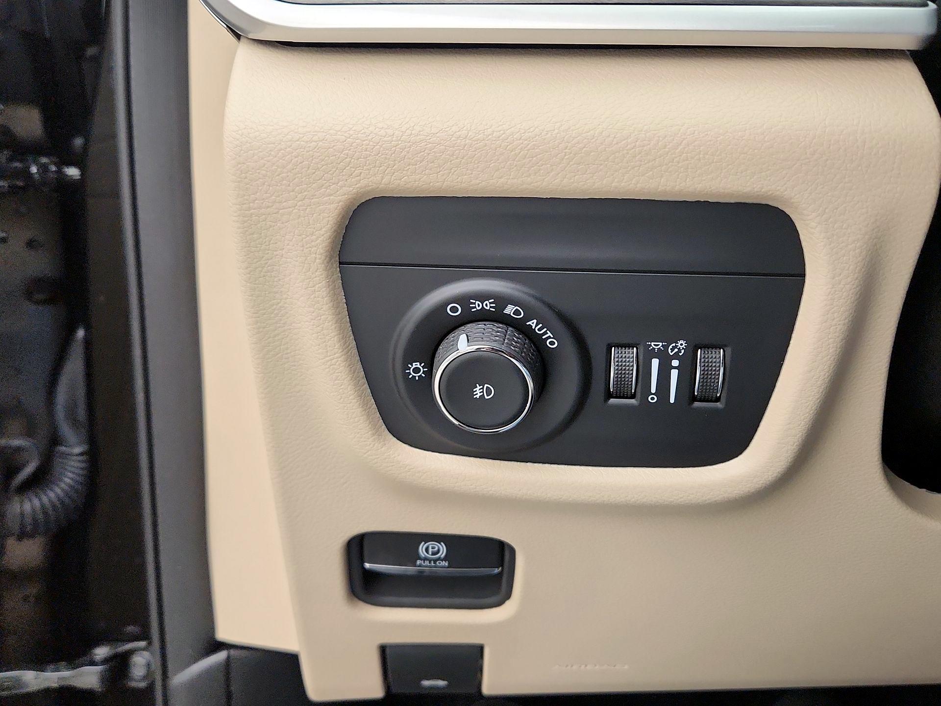 Thumbnail: 2025 Jeep Grand Cherokee - 13