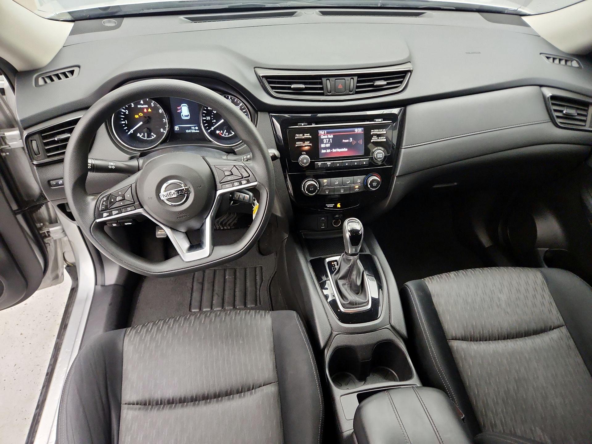 Thumbnail: 2017 Nissan Rogue - 9