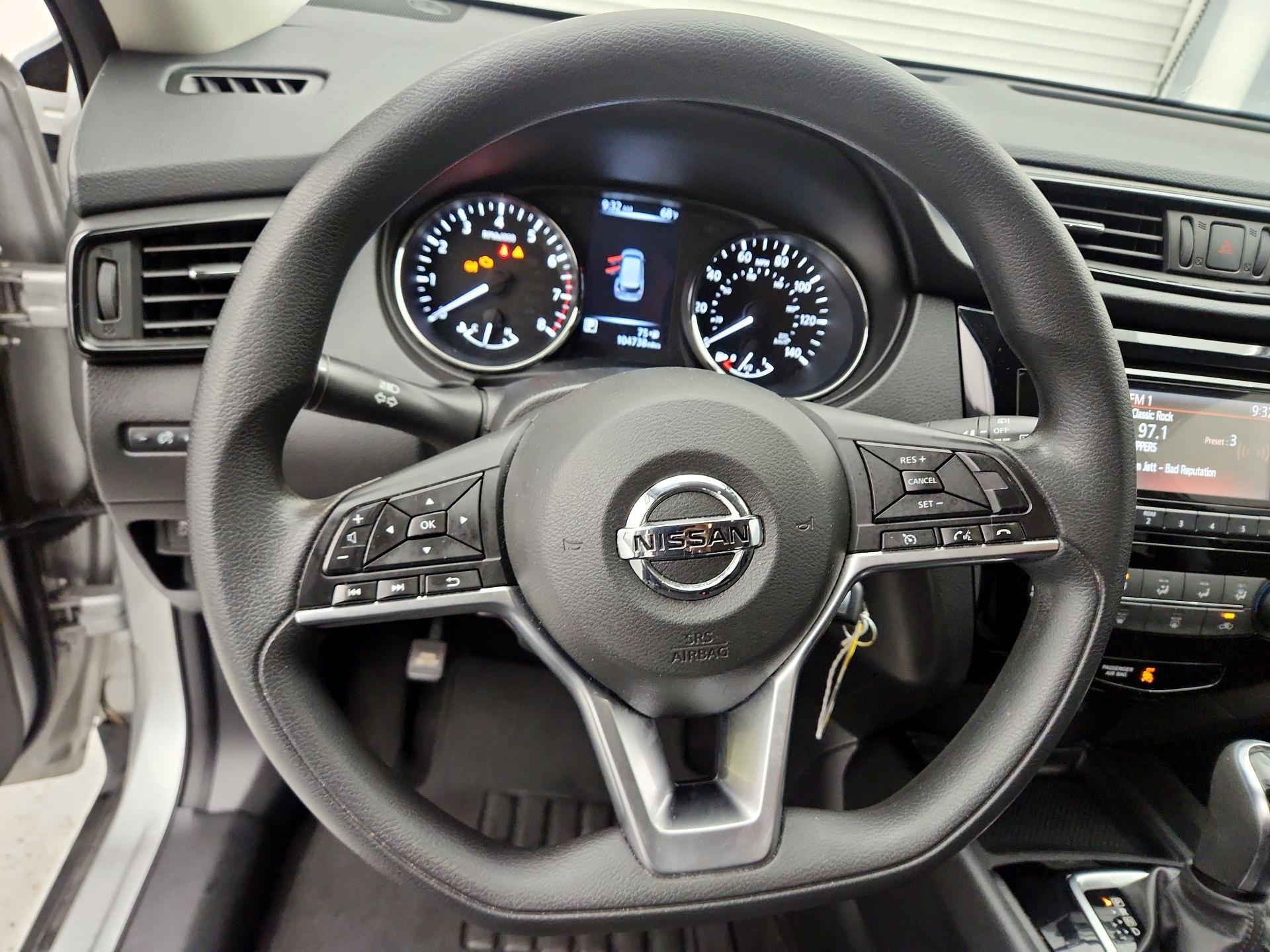 Thumbnail: 2017 Nissan Rogue - 10