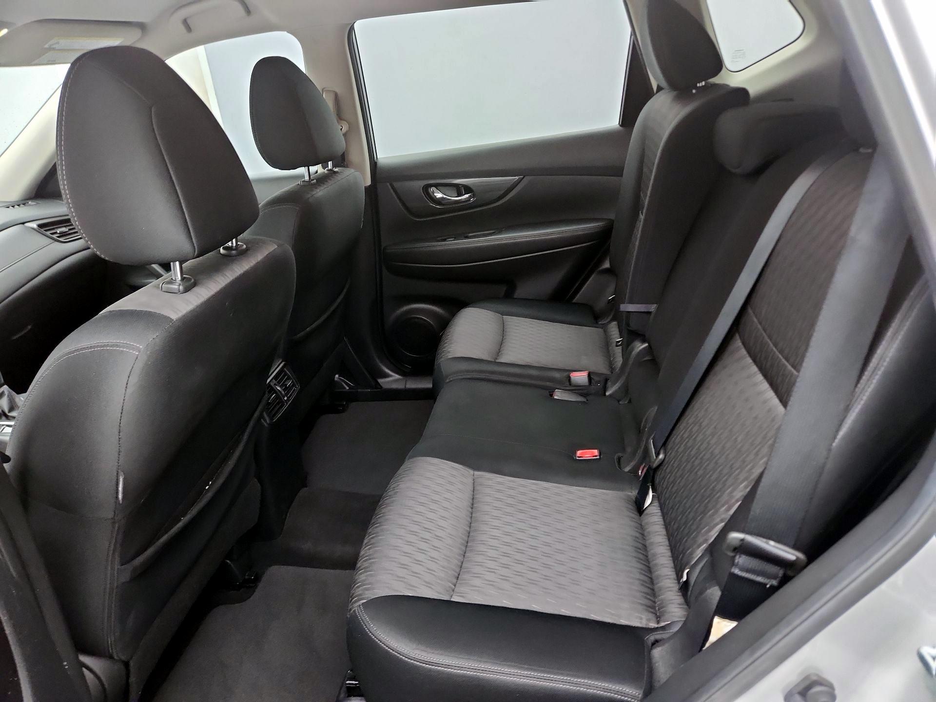 Thumbnail: 2017 Nissan Rogue - 19