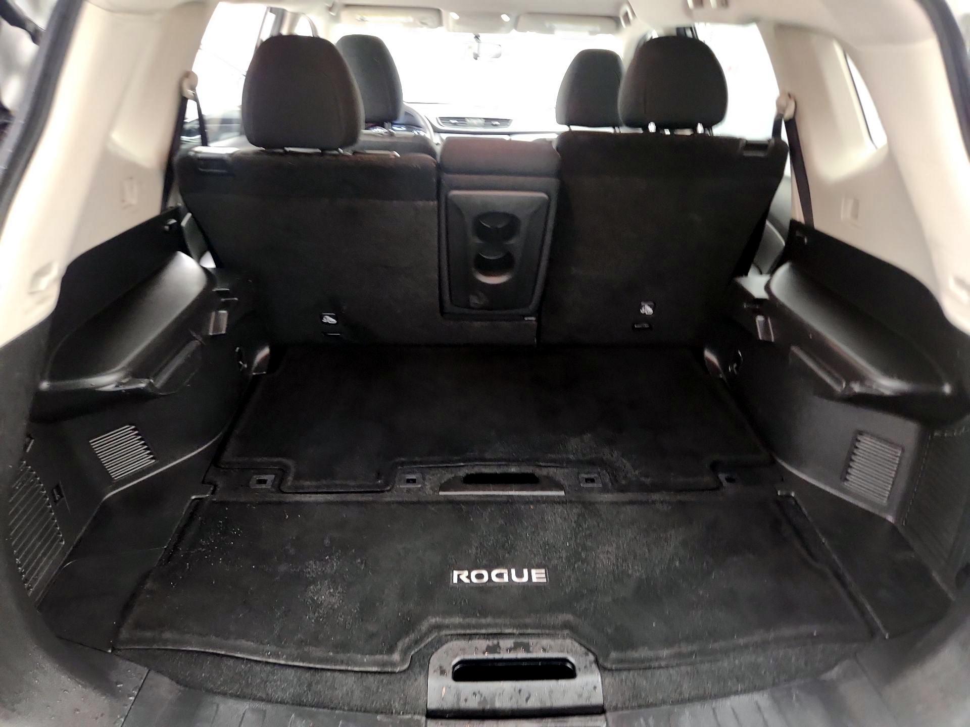 Thumbnail: 2017 Nissan Rogue - 20