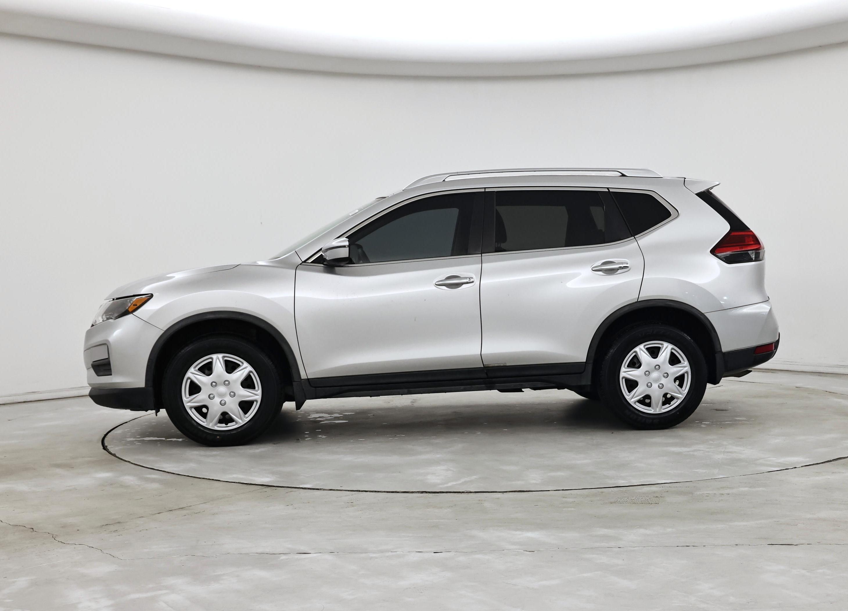 Thumbnail: 2017 Nissan Rogue - 3