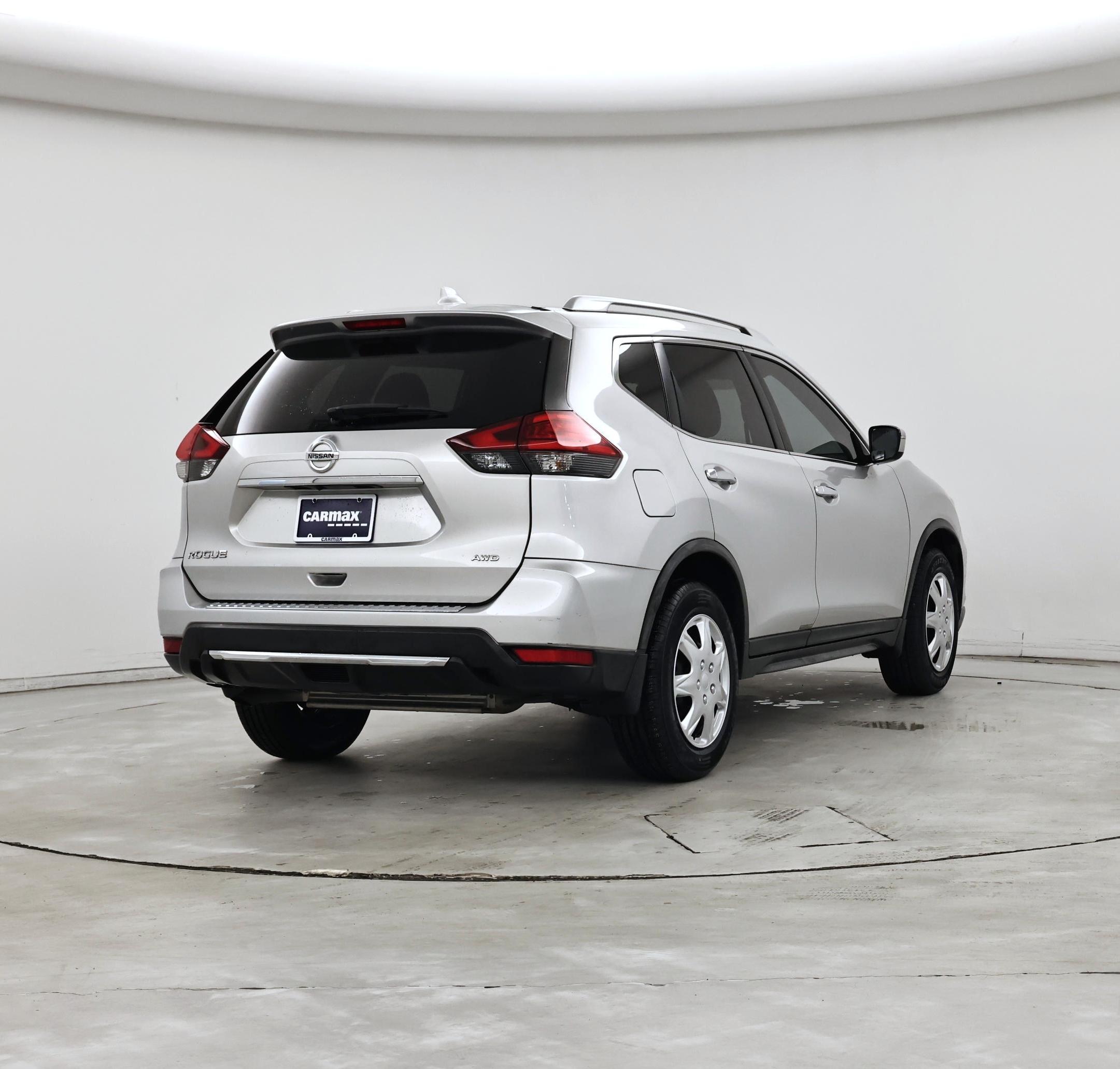 Thumbnail: 2017 Nissan Rogue - 8