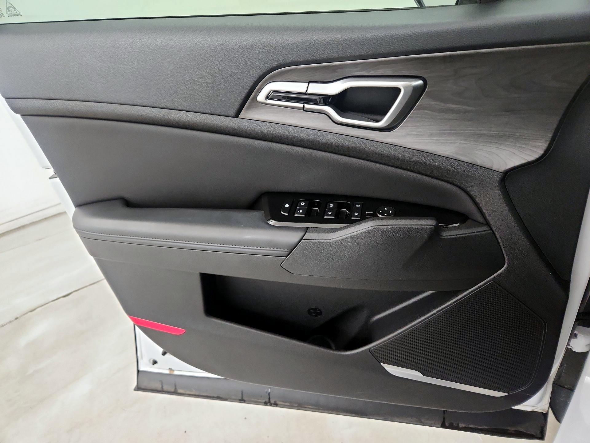 Thumbnail: 2023 Kia Sportage - 12