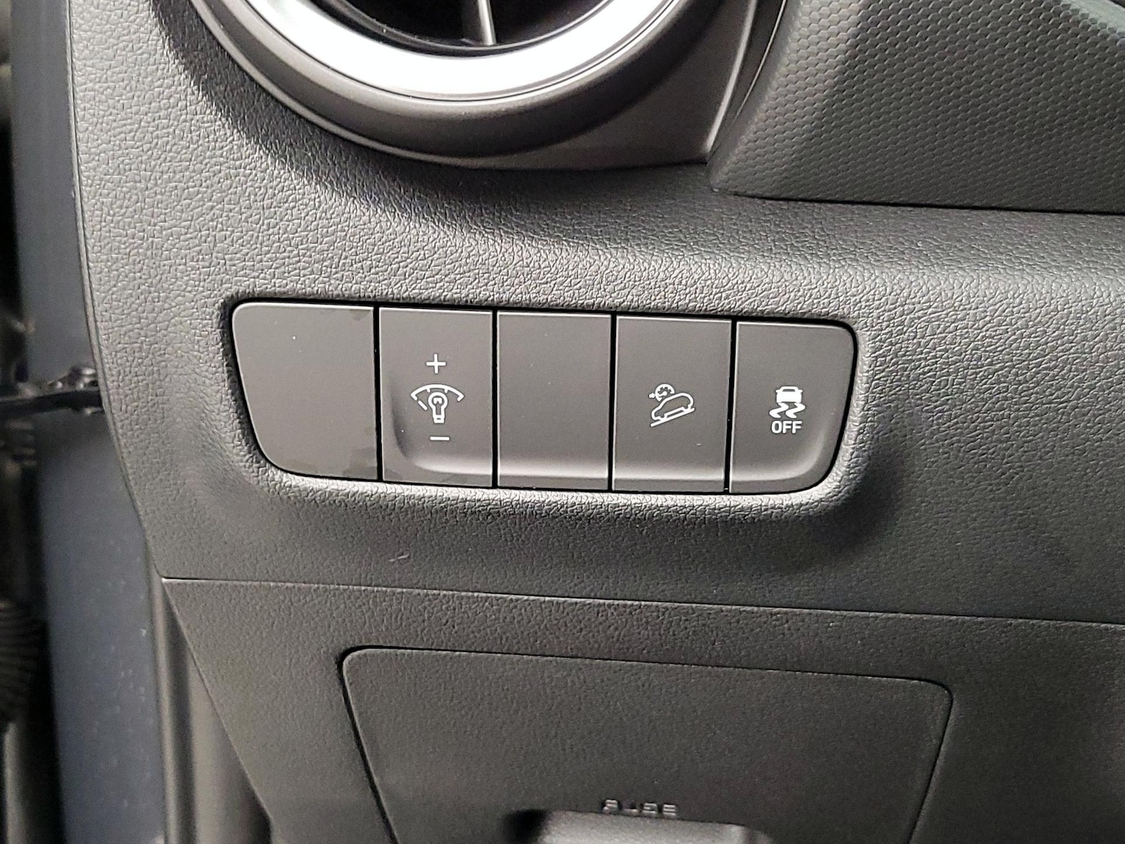 2023 Hyundai Kona SEL - Photo 14