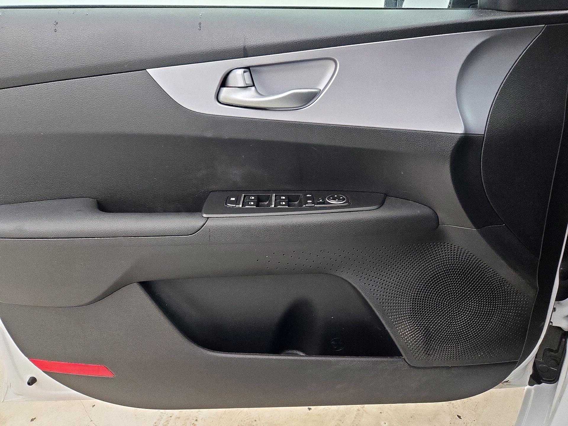 Thumbnail: 2023 Kia Forte - 12