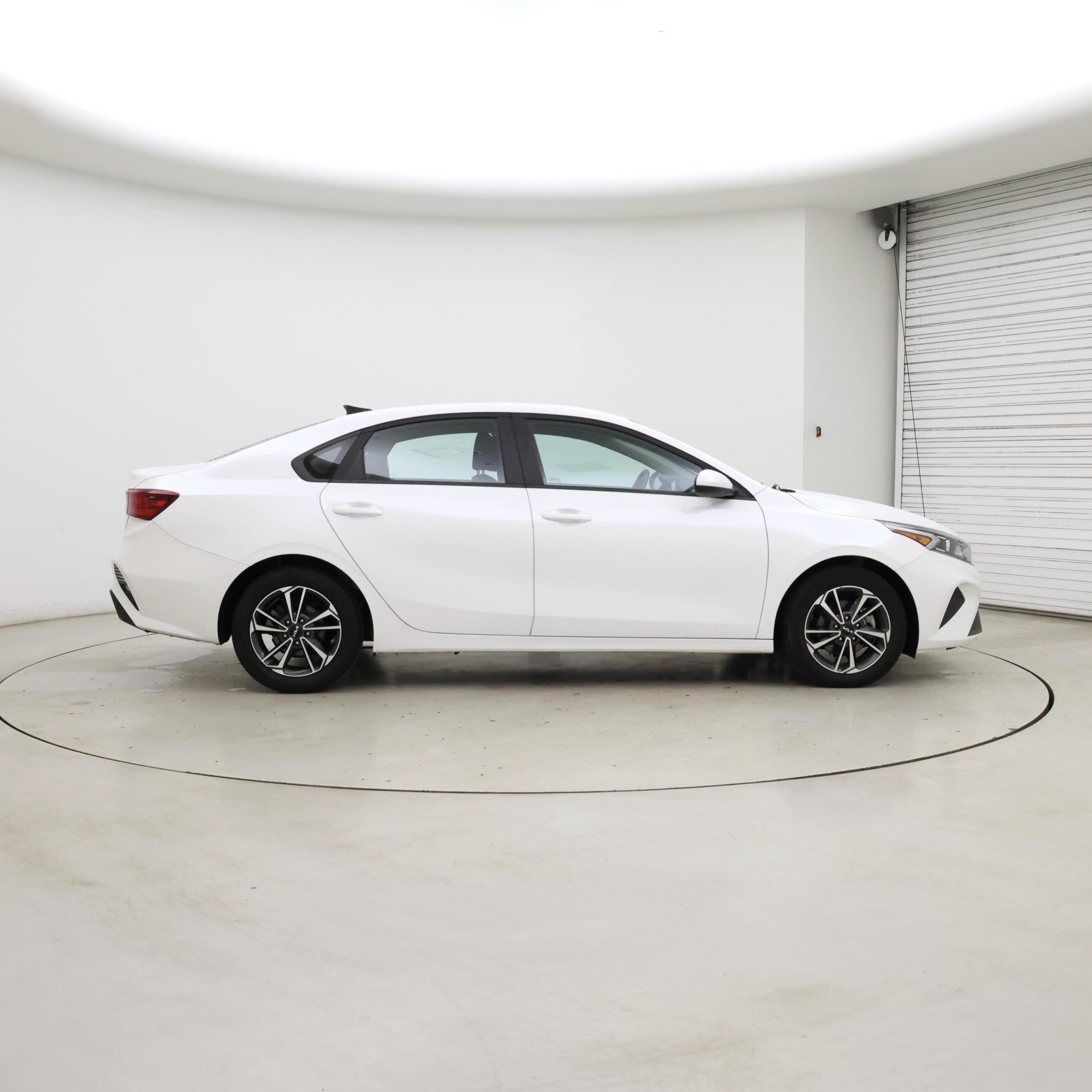 Thumbnail: 2023 Kia Forte - 7