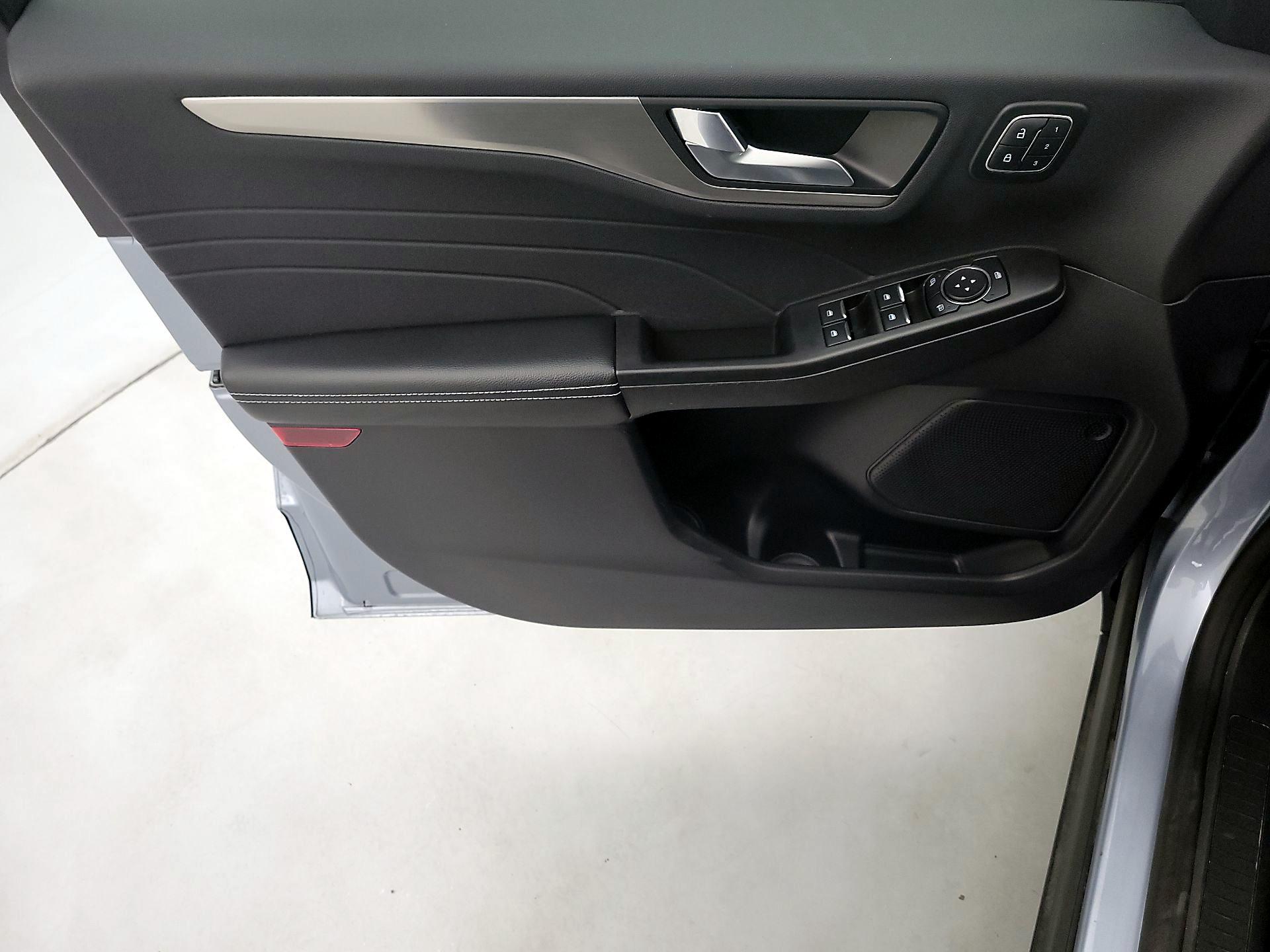 Thumbnail: 2022 Ford Escape - 12