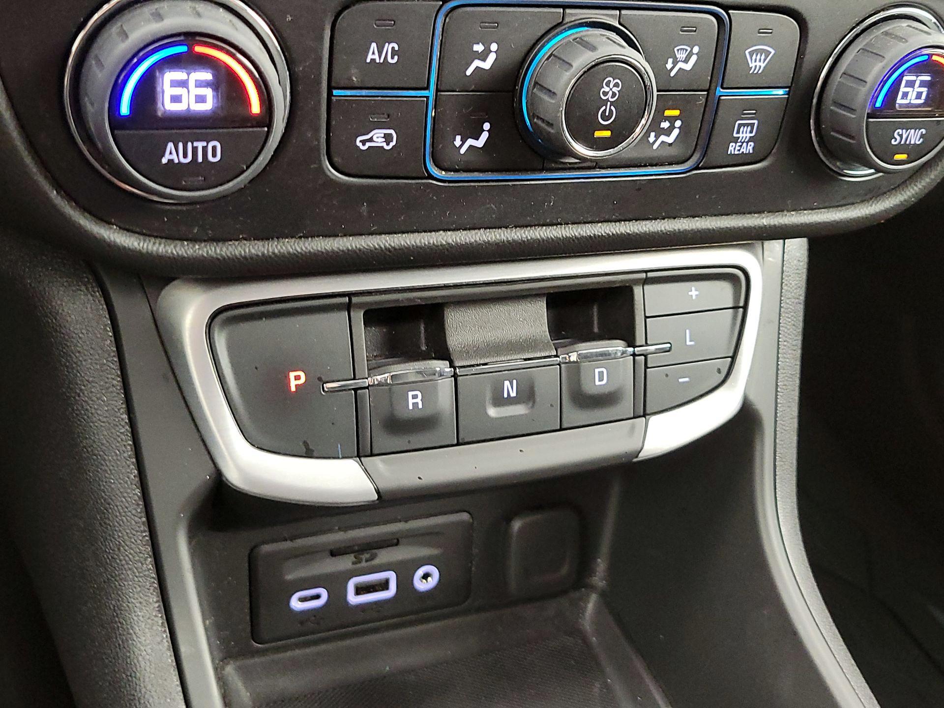 Thumbnail: 2022 GMC Terrain - 17