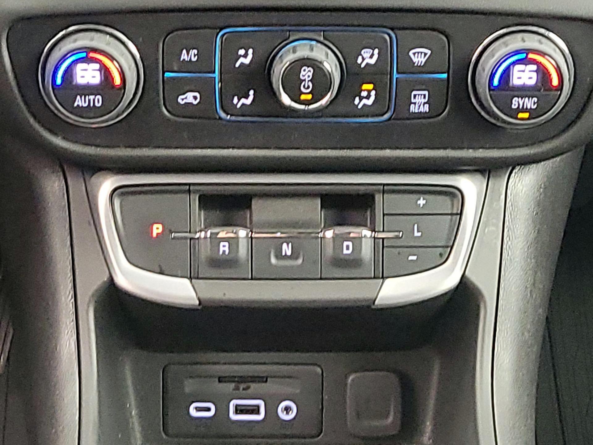 Thumbnail: 2022 GMC Terrain - 18