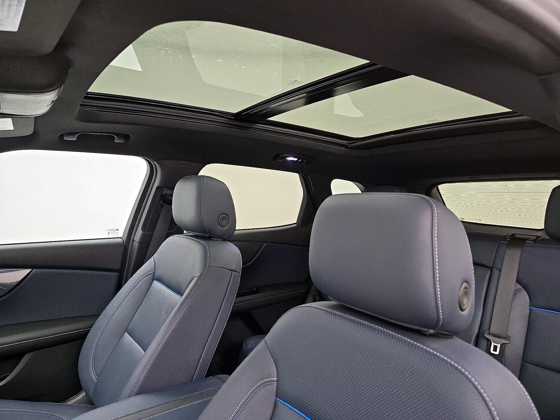 Thumbnail: 2025 Chevrolet Blazer - 19