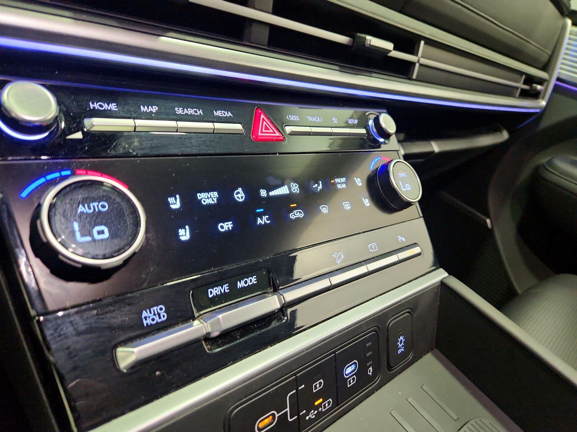 Thumbnail: 2024 Hyundai Santa Fe - 16