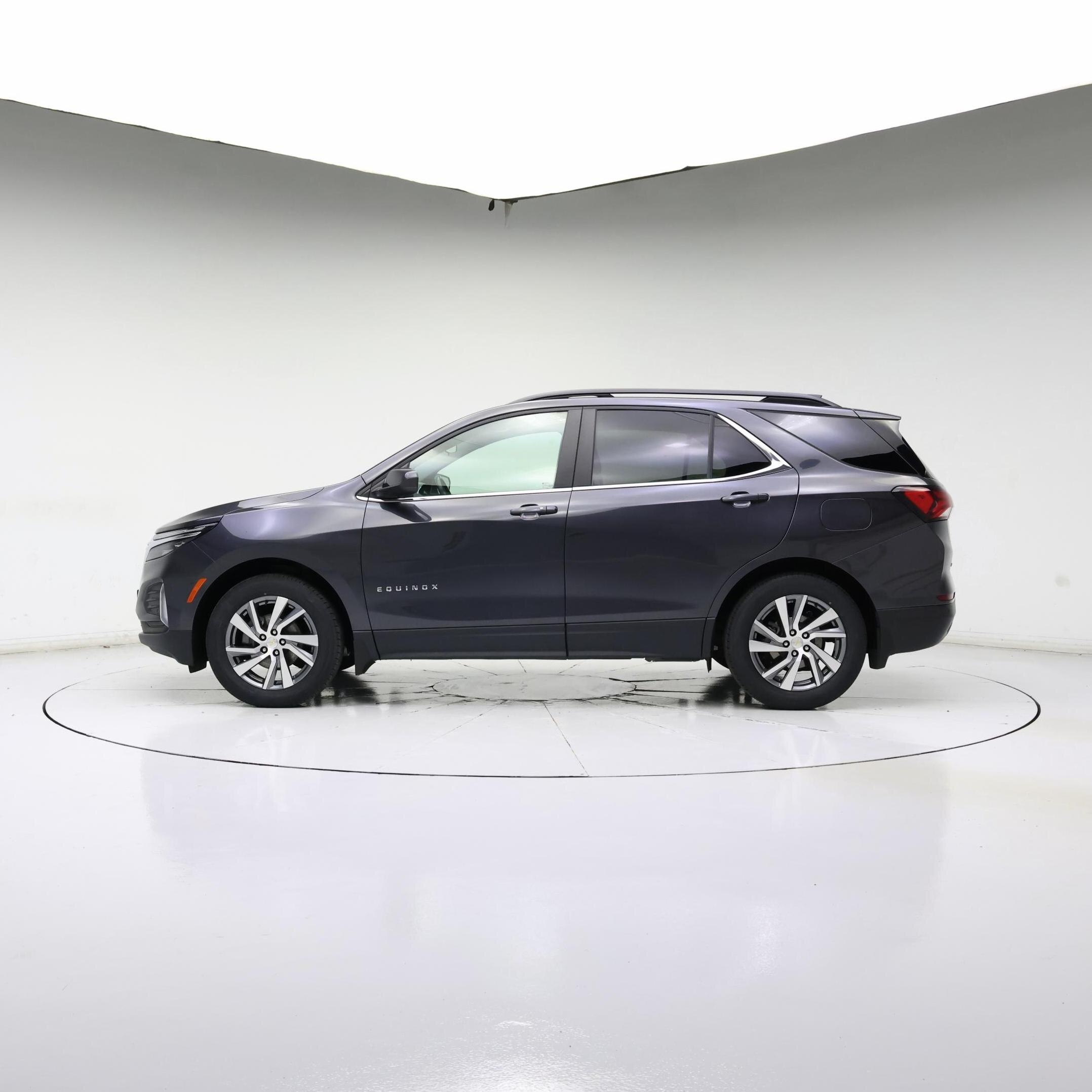 Thumbnail: 2022 Chevrolet Equinox - 3