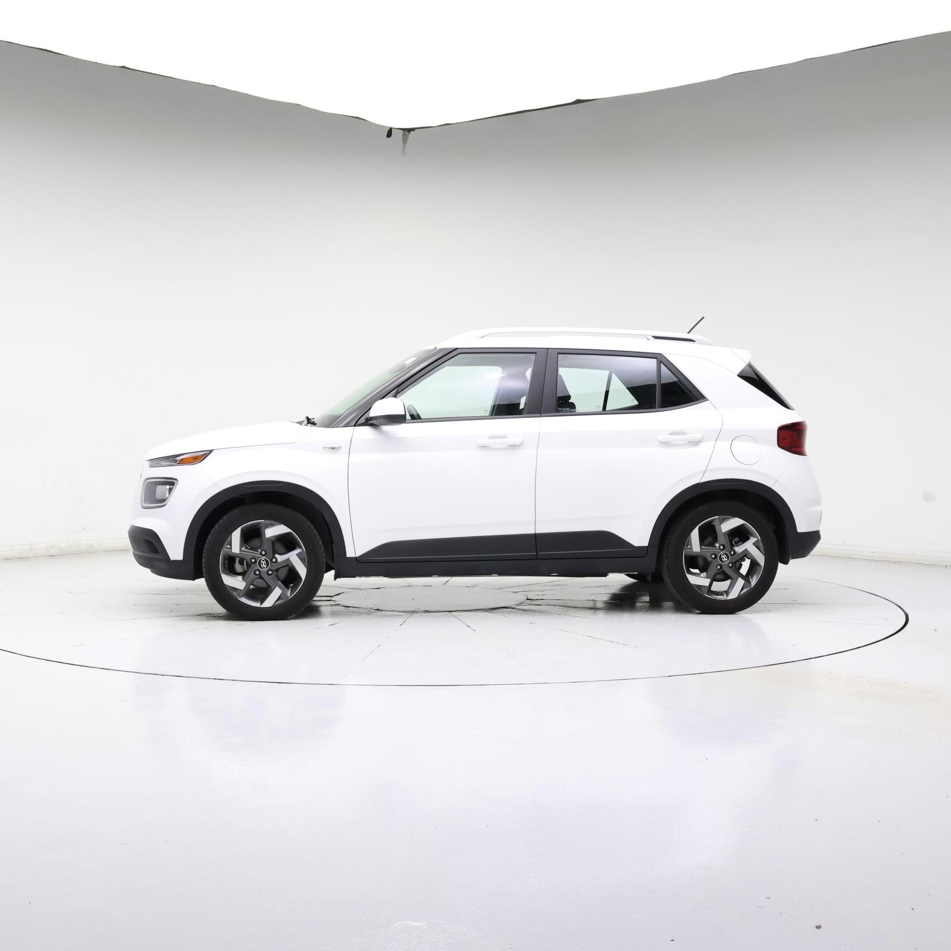 Thumbnail: 2023 Hyundai Venue - 3