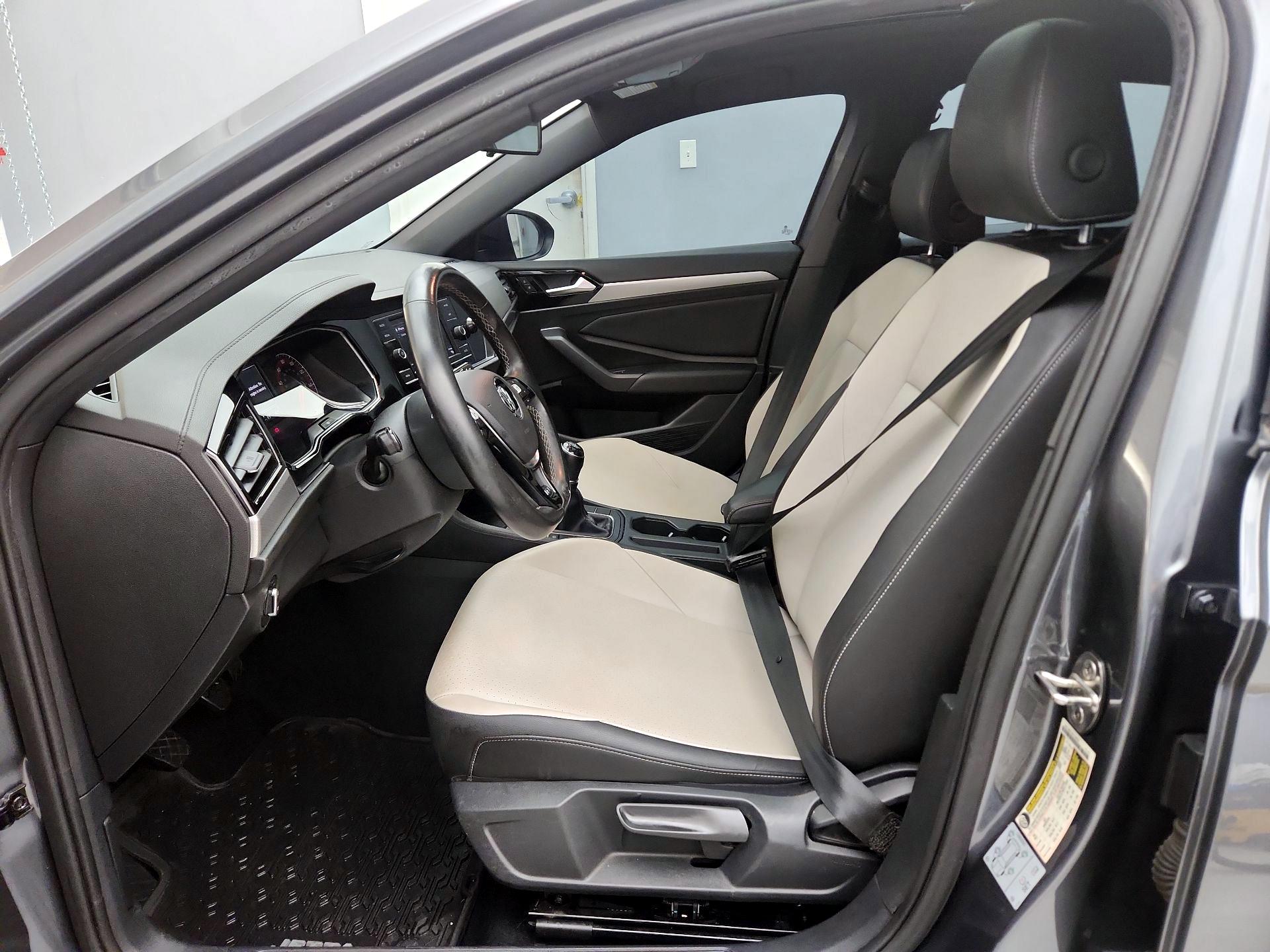 Thumbnail: 2021 Volkswagen Jetta - 11