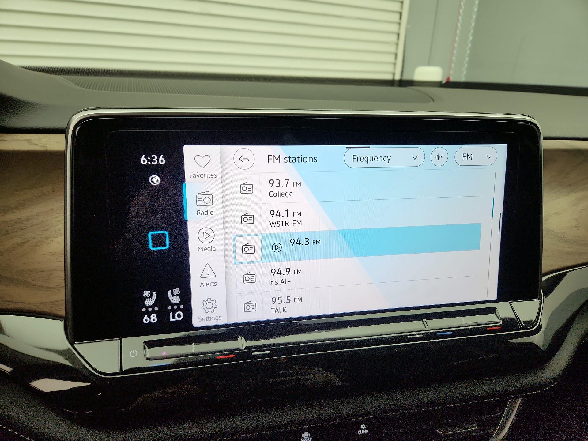 Thumbnail: 2025 Volkswagen Atlas - 15