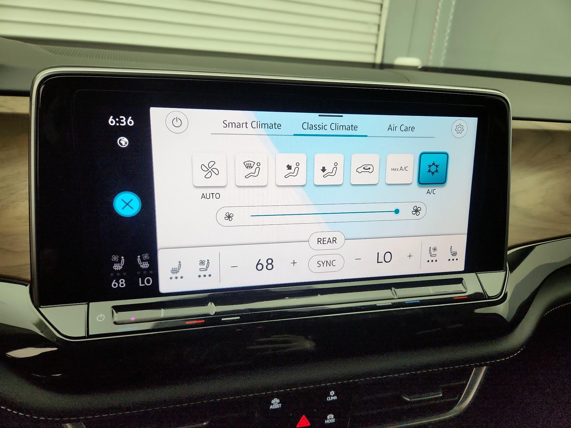 Thumbnail: 2025 Volkswagen Atlas - 16