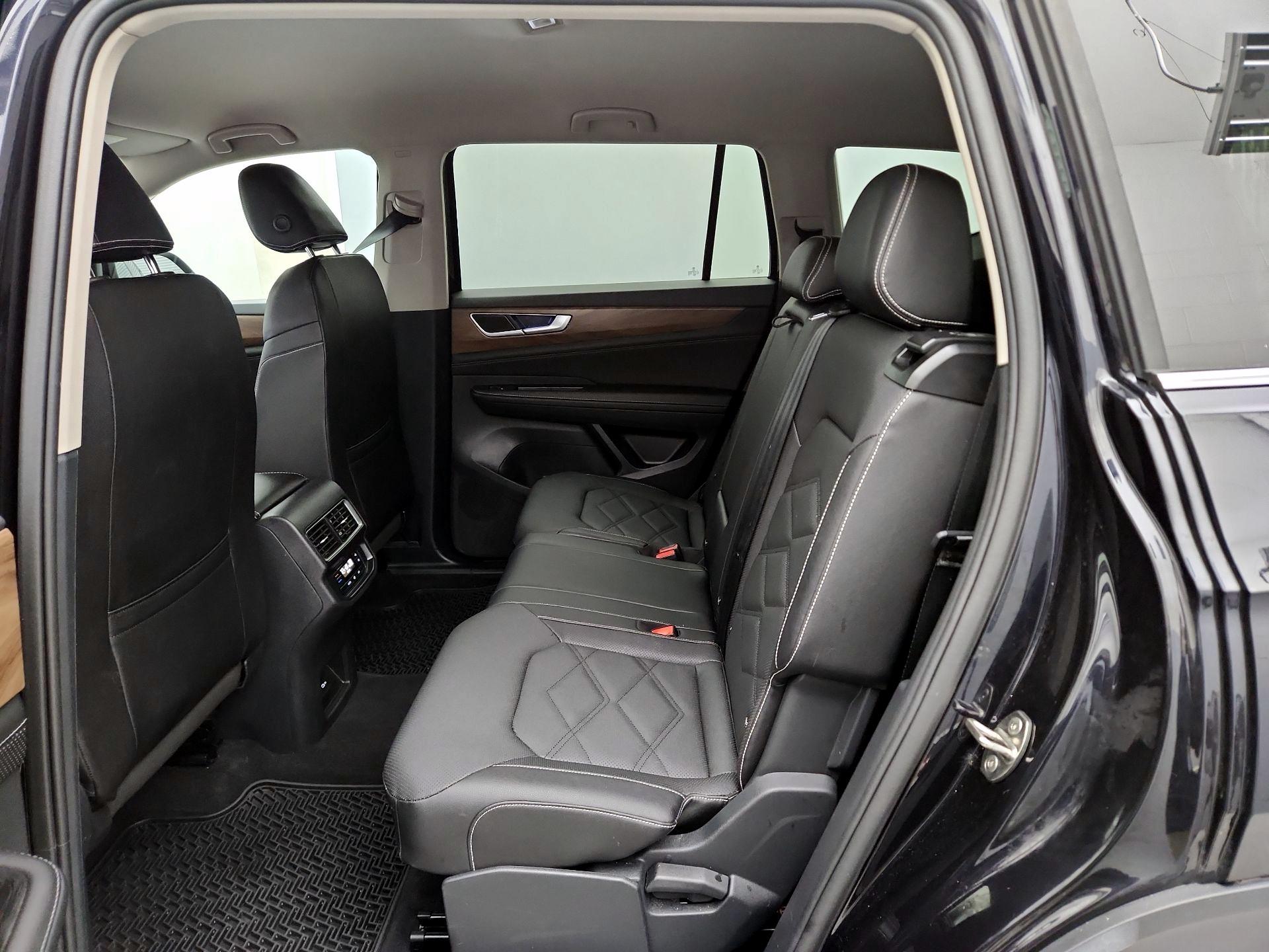 Thumbnail: 2025 Volkswagen Atlas - 19