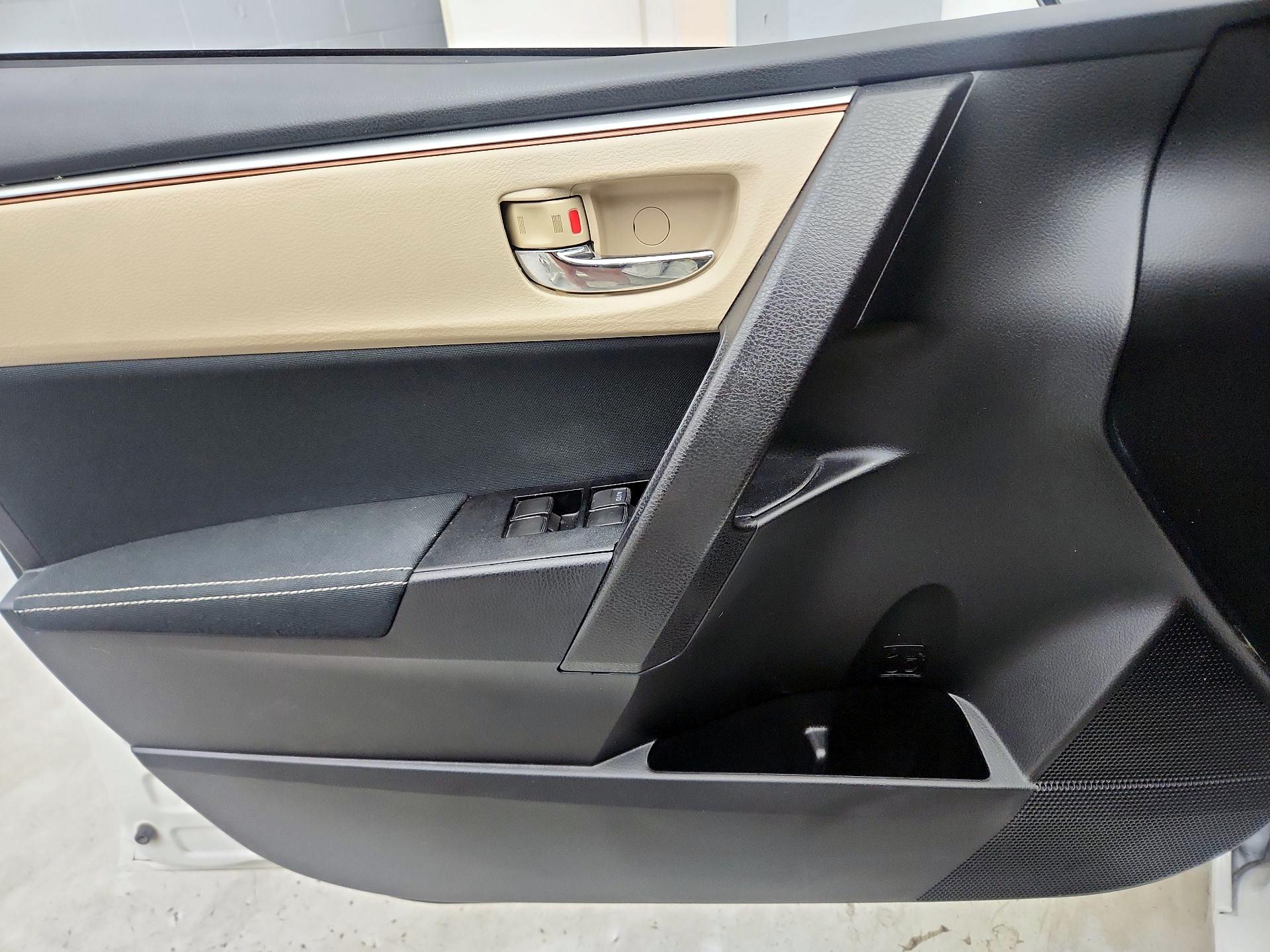 Thumbnail: 2015 Toyota Corolla - 12