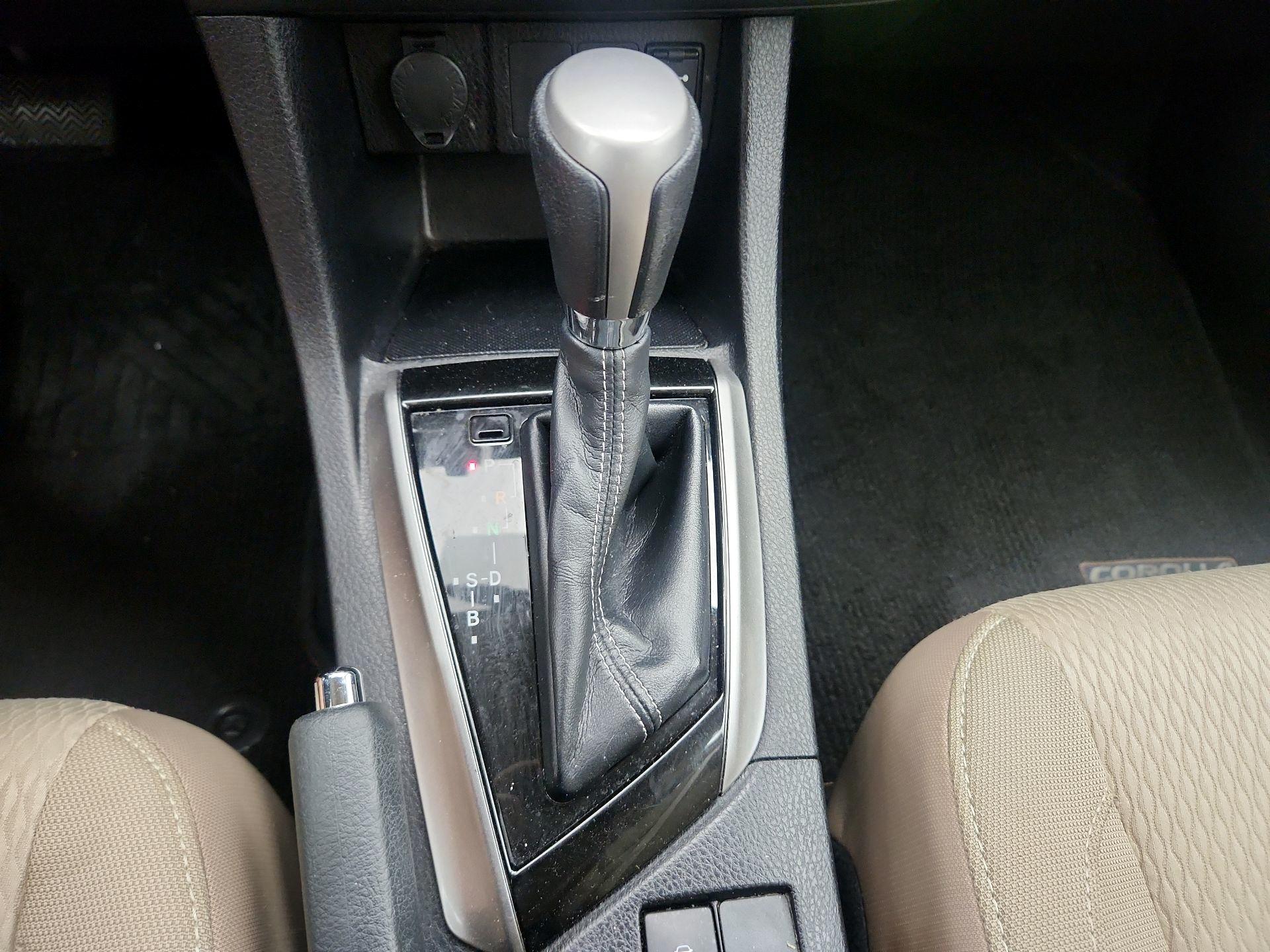 Thumbnail: 2015 Toyota Corolla - 17