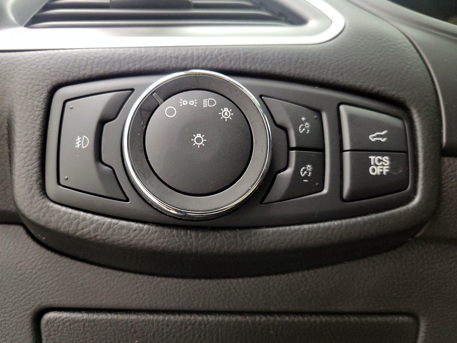 Thumbnail: 2022 Ford Edge - 13