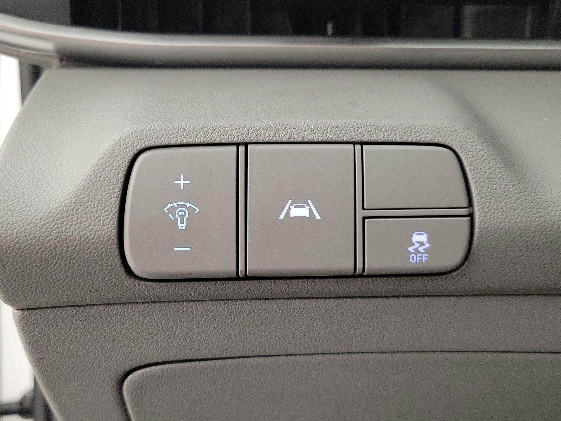 Thumbnail: 2023 Hyundai Elantra - 13