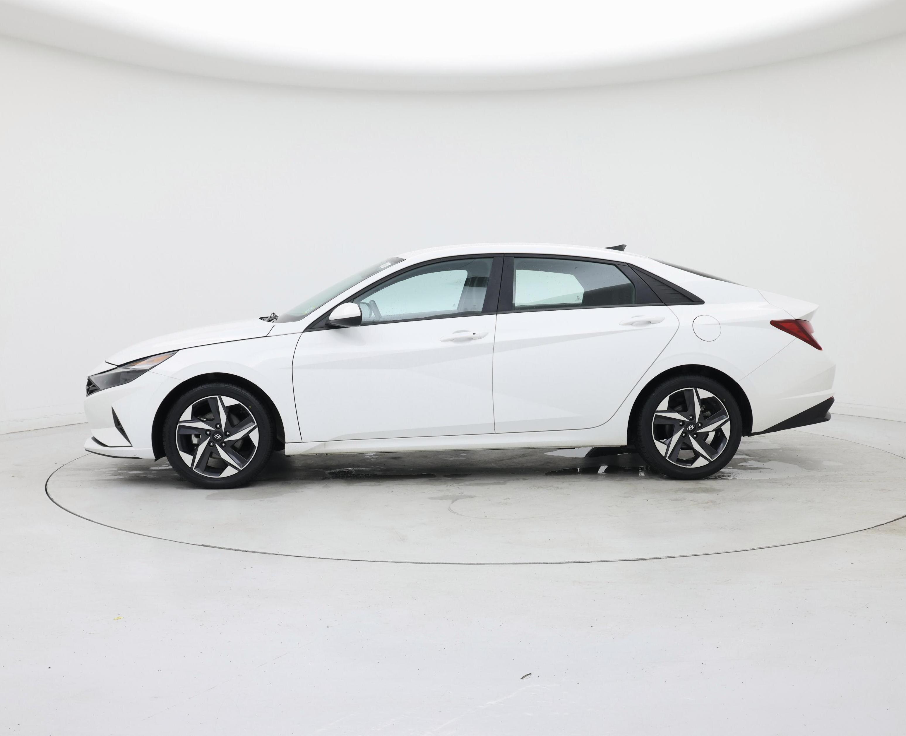 Thumbnail: 2023 Hyundai Elantra - 3