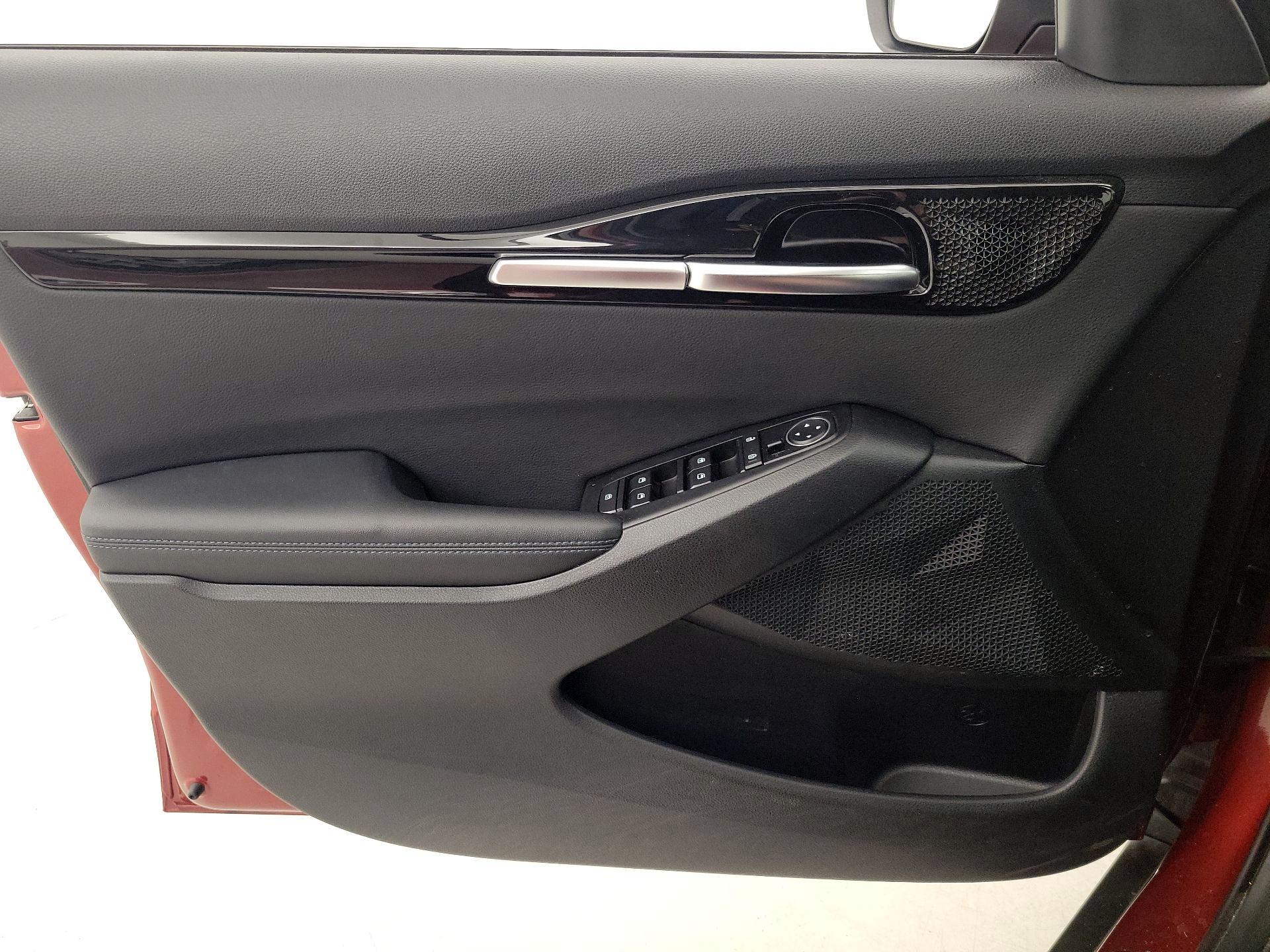 Thumbnail: 2023 Kia Seltos - 12