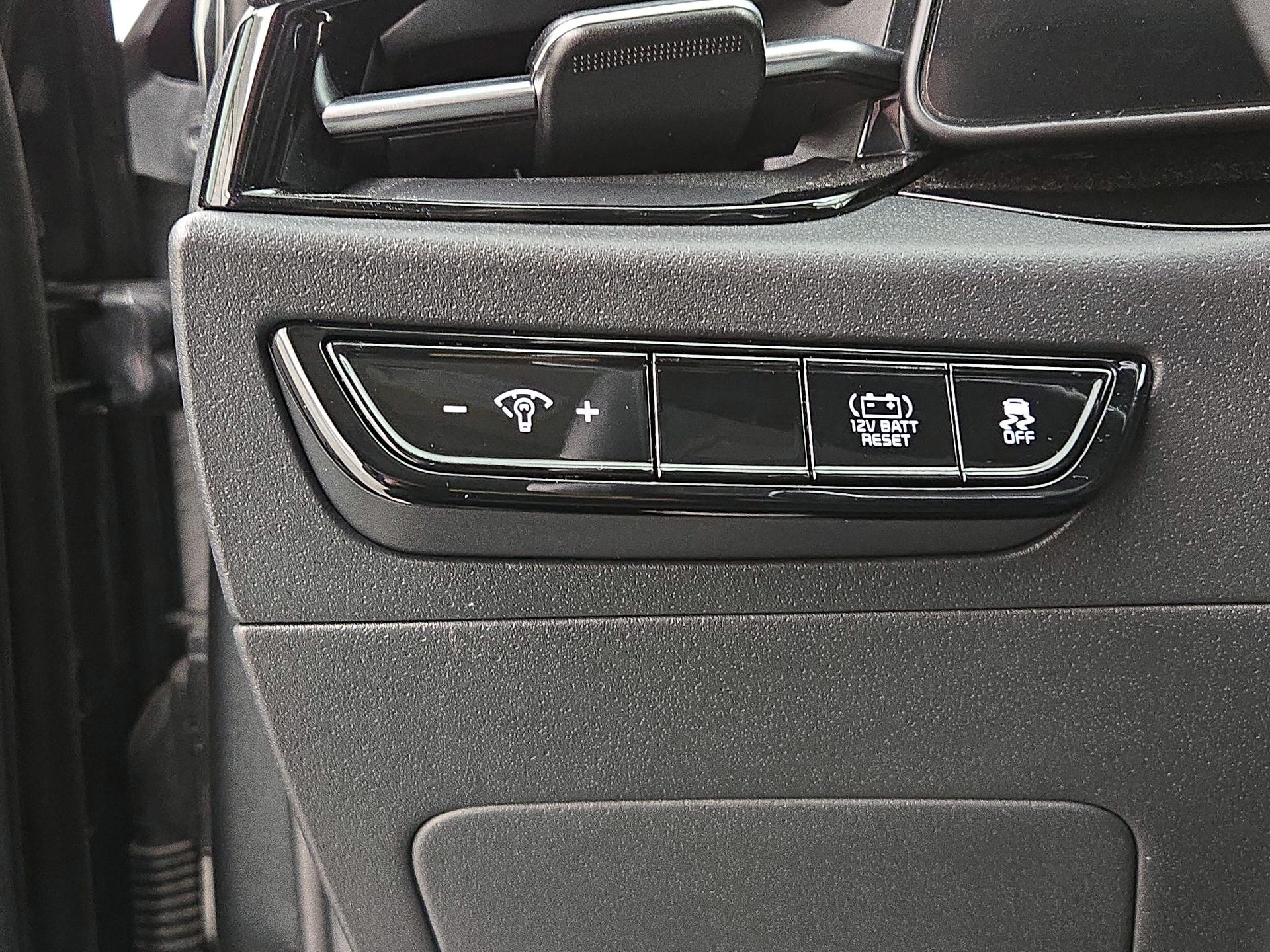 Thumbnail: 2023 Kia Niro - 13