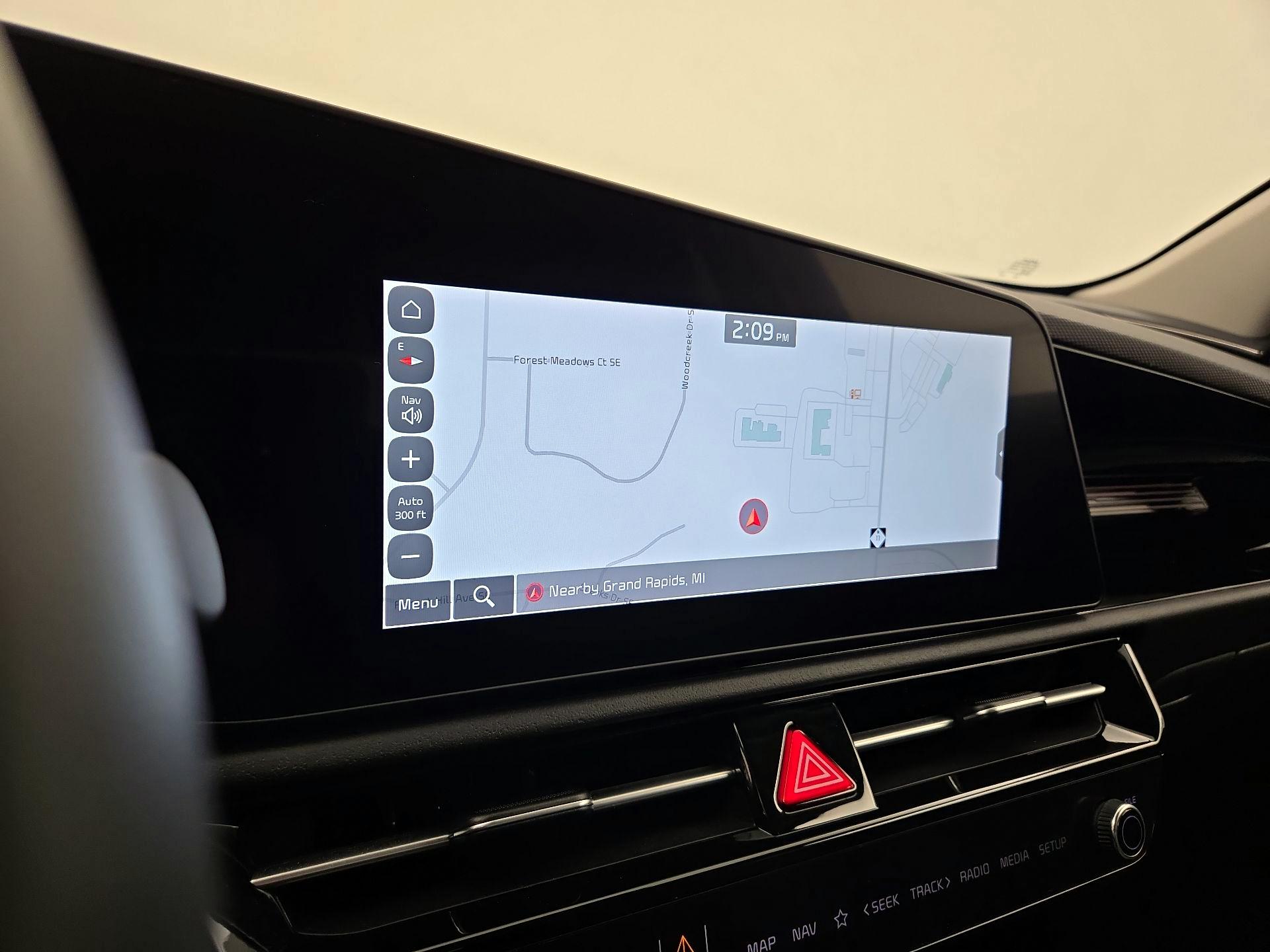 Thumbnail: 2023 Kia Niro - 14