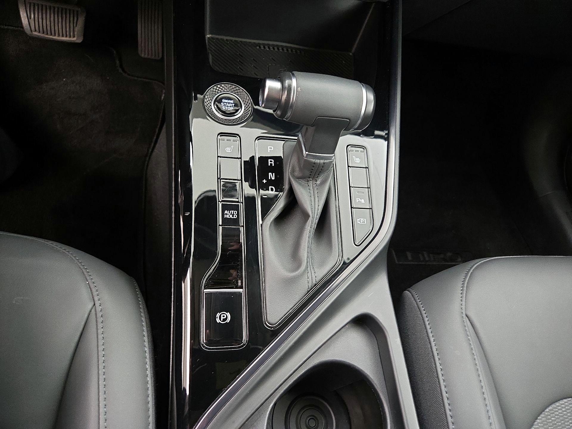 Thumbnail: 2023 Kia Niro - 18