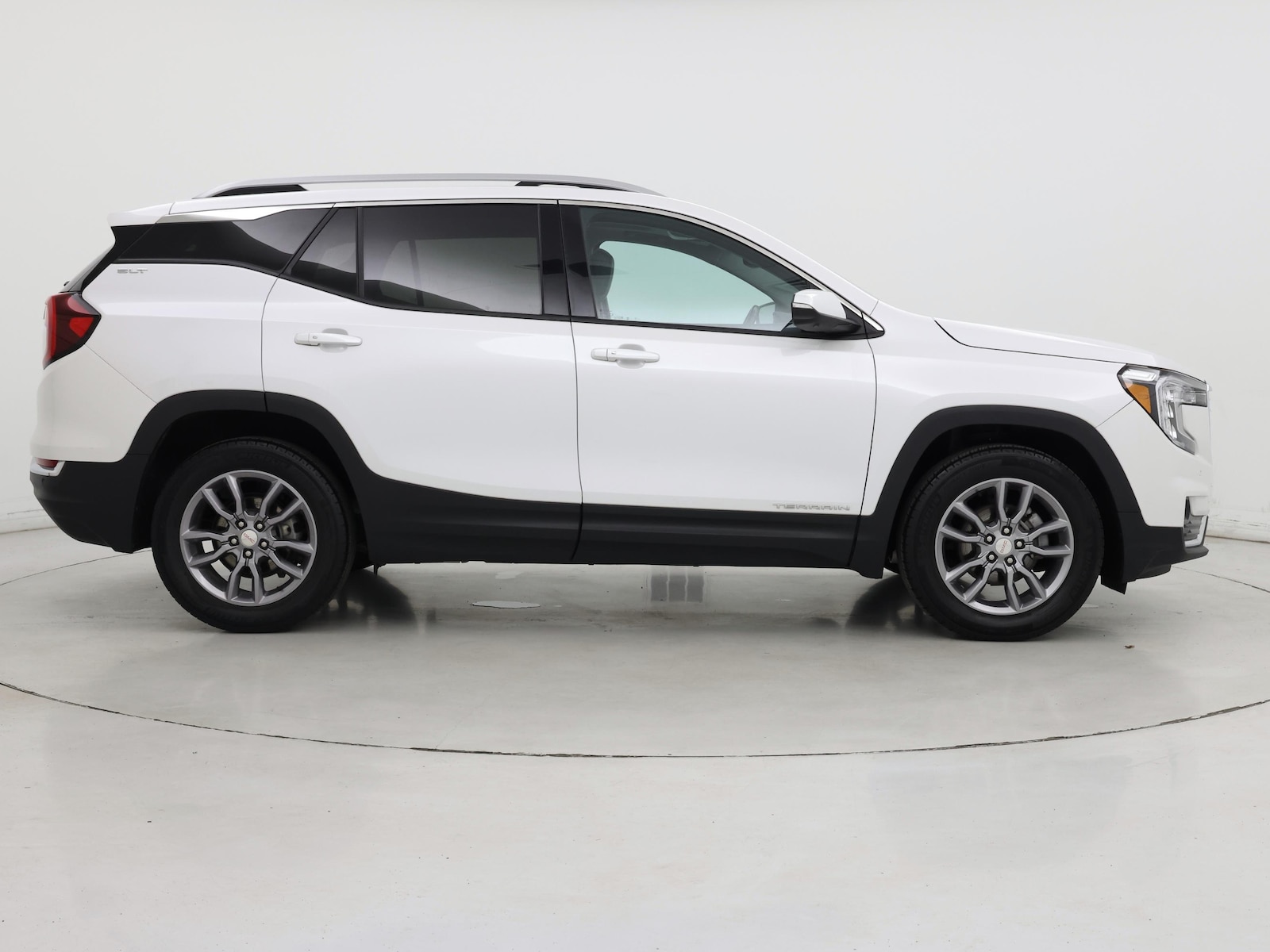 2022 GMC Terrain SLT - Photo 8