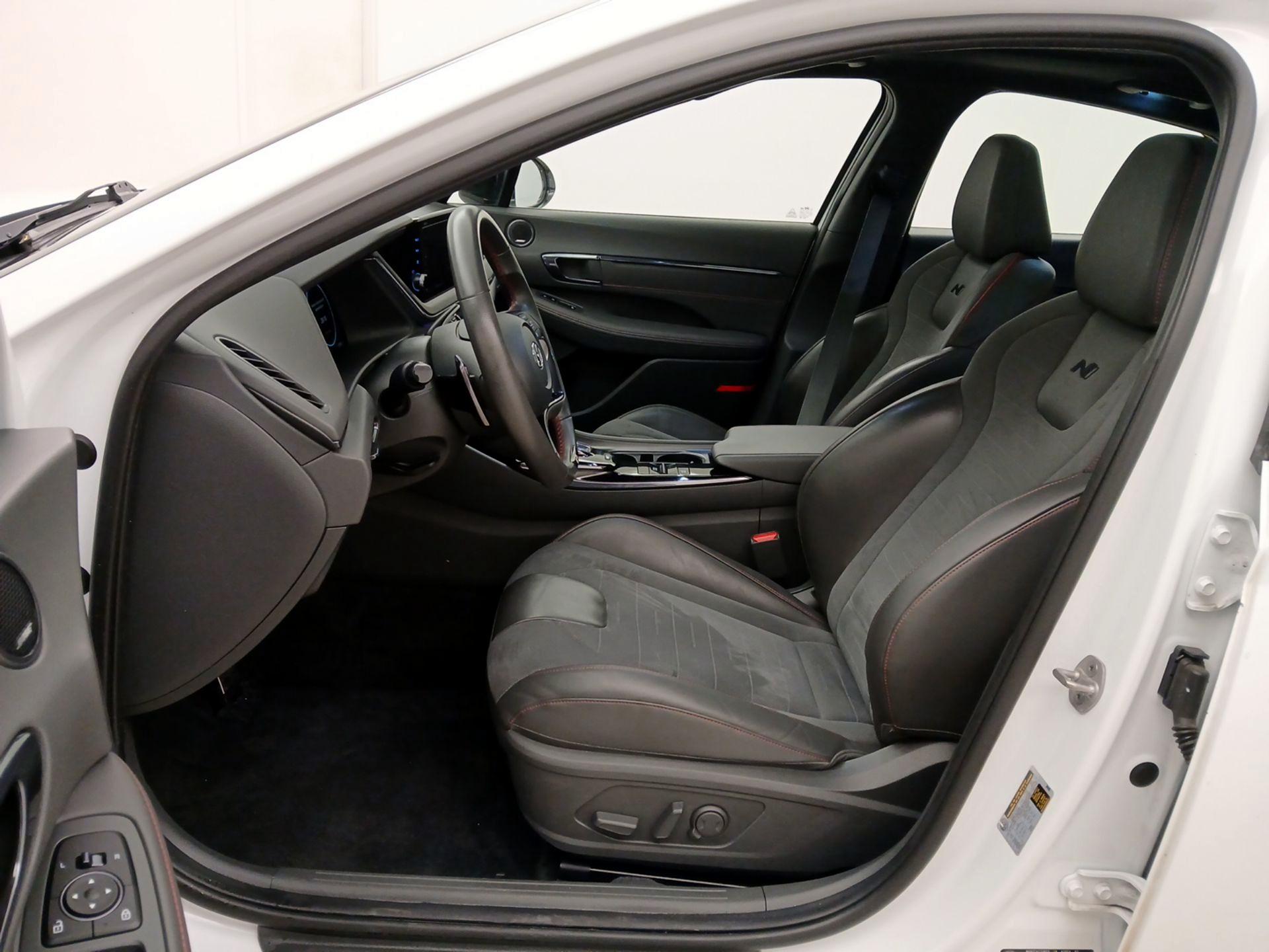 Thumbnail: 2023 Hyundai Sonata - 11