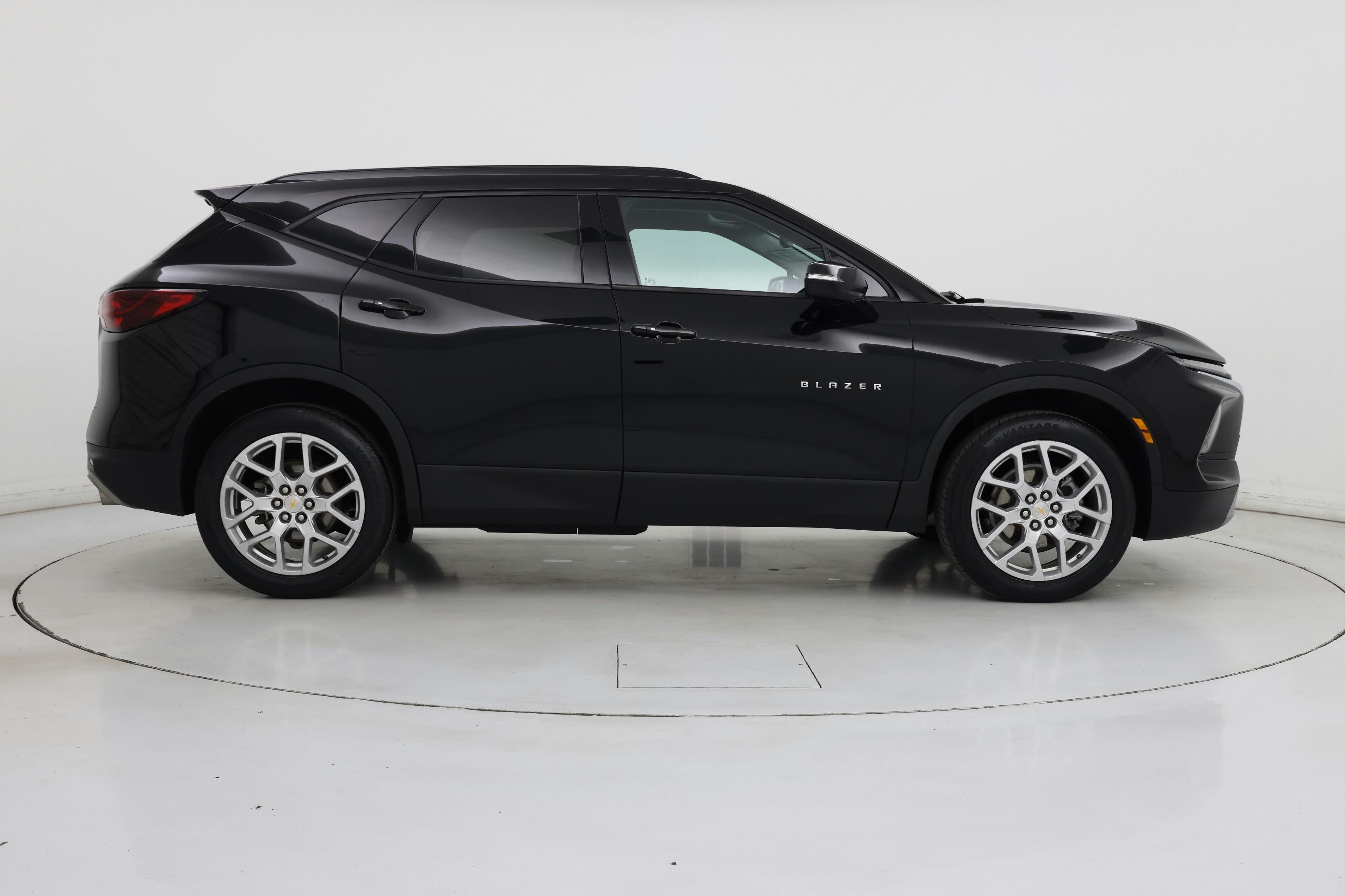Thumbnail: 2023 Chevrolet Blazer - 7
