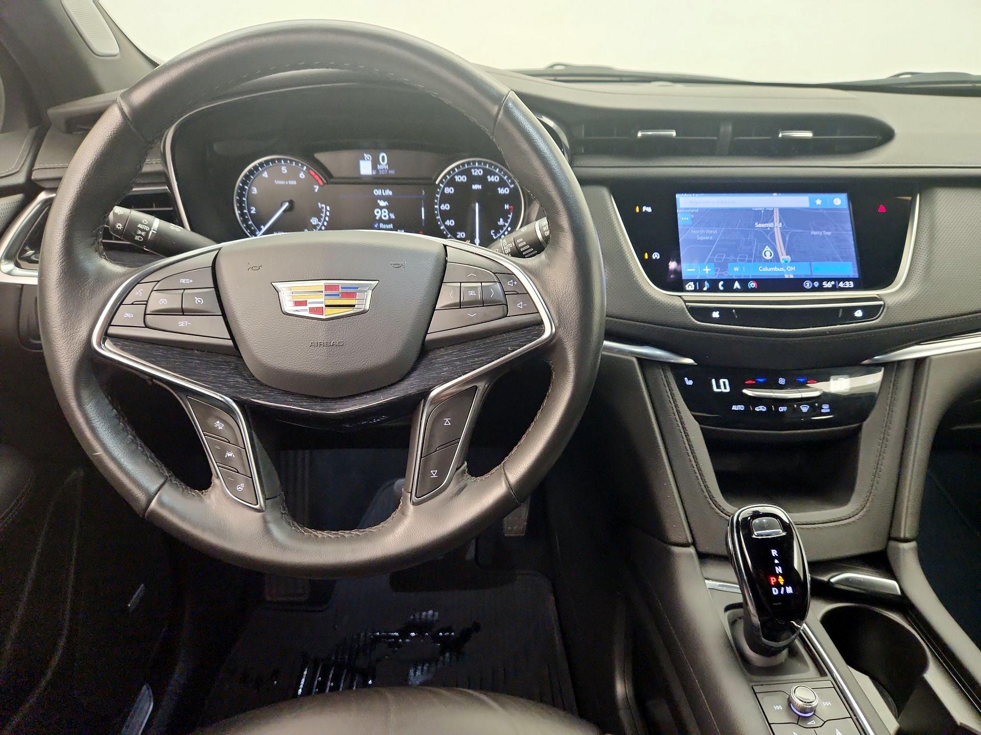 Thumbnail: 2023 Cadillac XT5 - 10