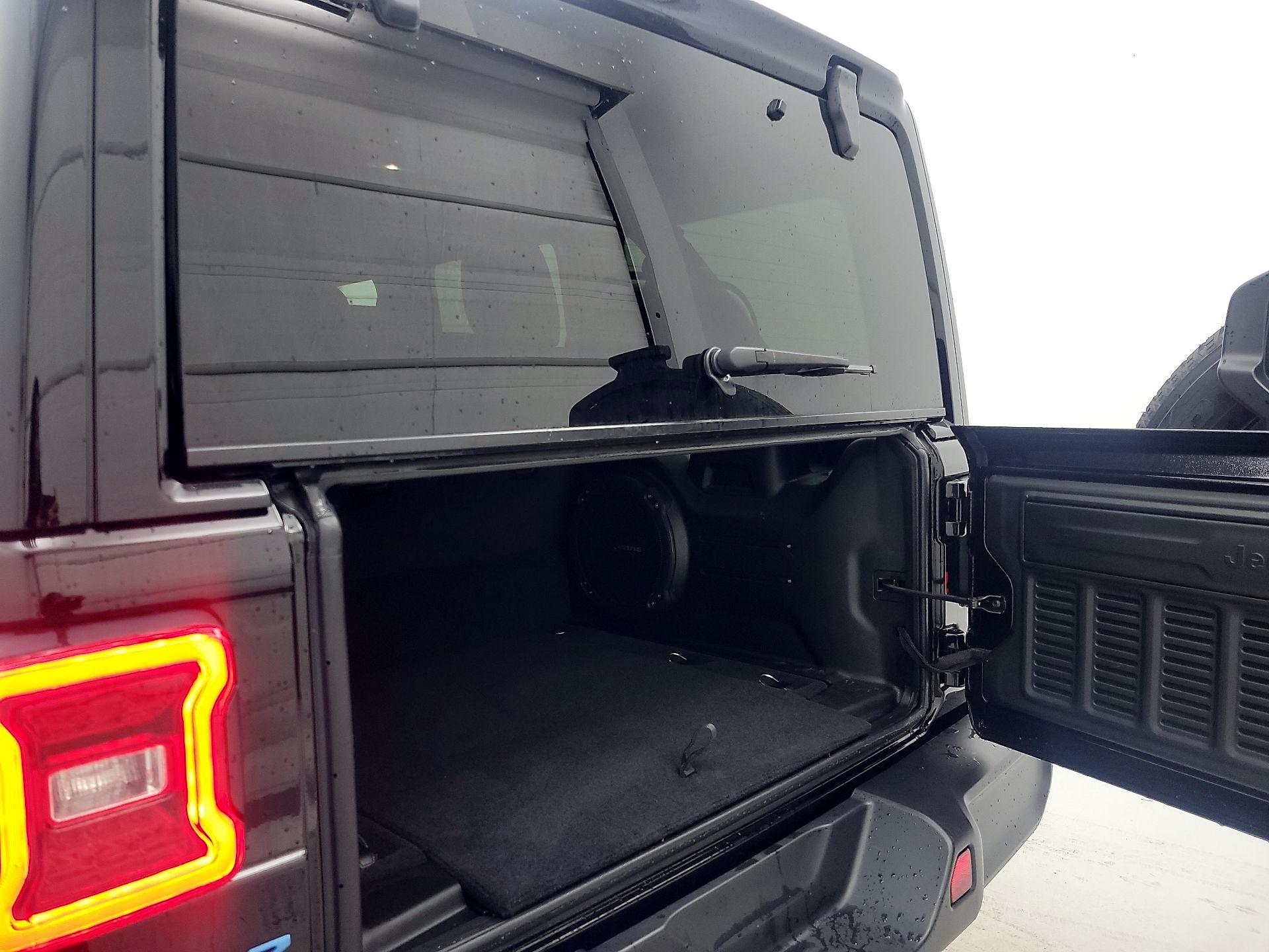 Thumbnail: 2021 Jeep Wrangler - 19