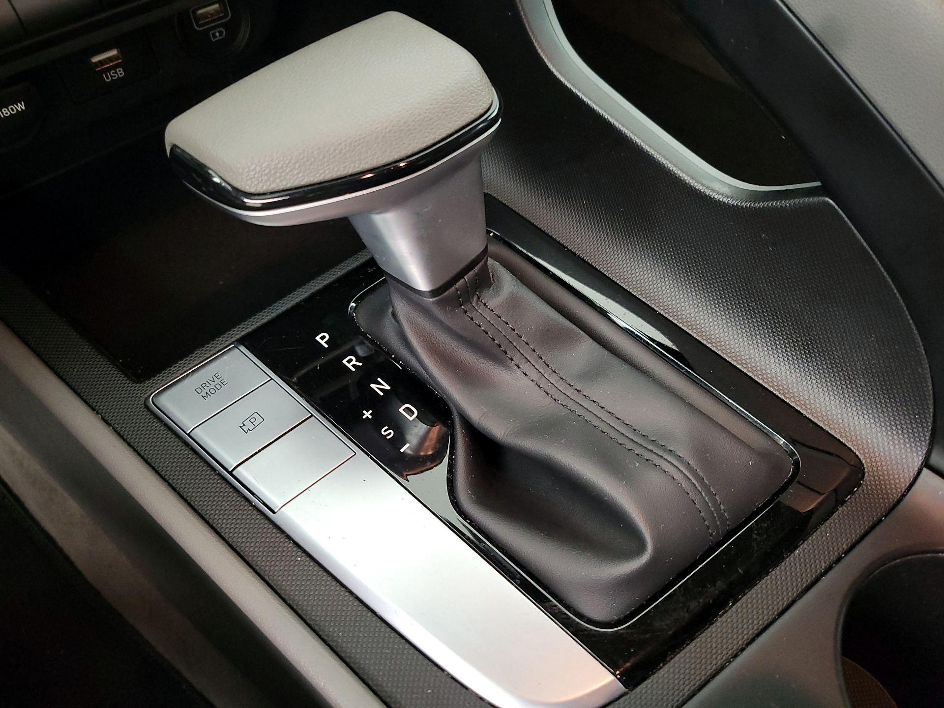 Thumbnail: 2023 Hyundai Elantra - 17