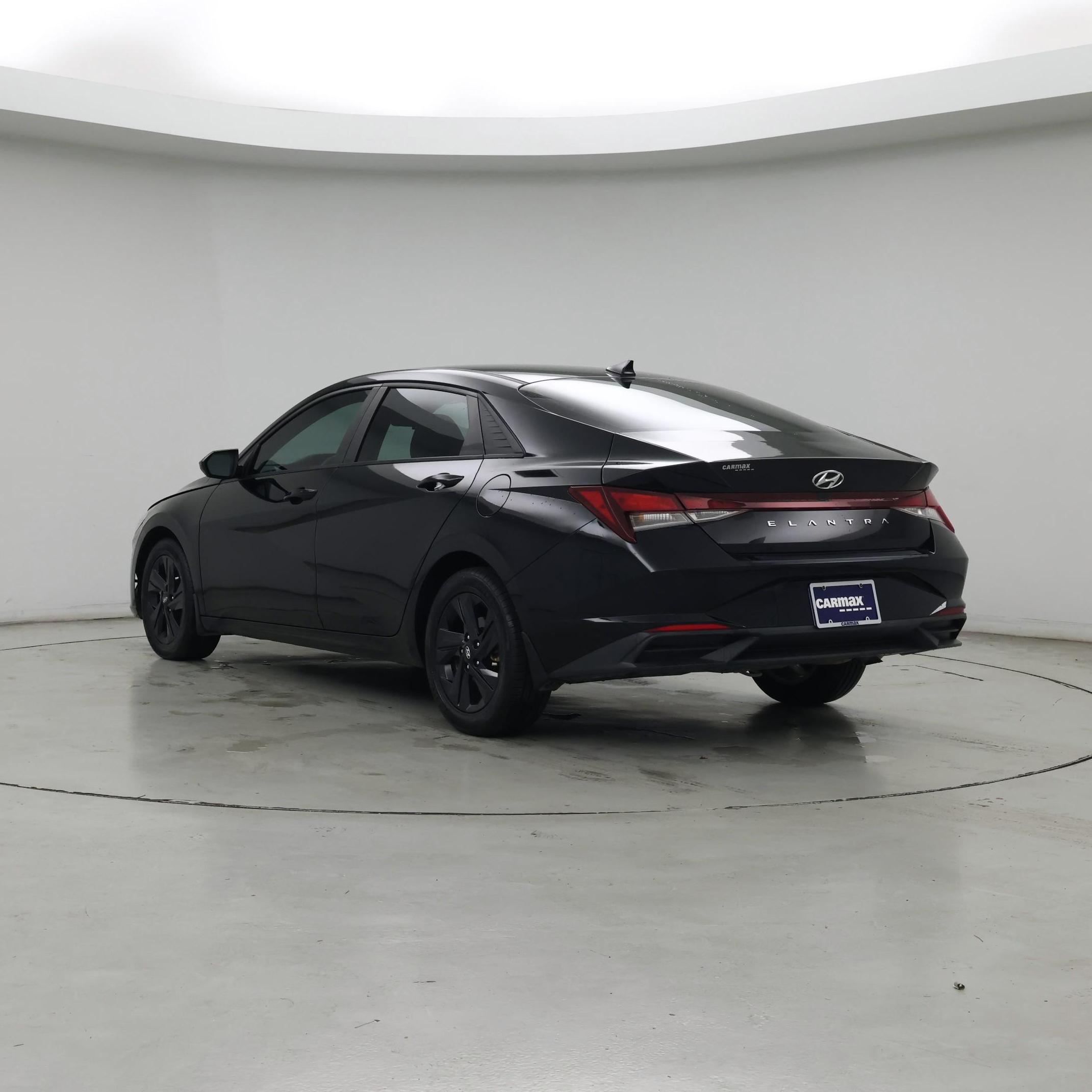 Thumbnail: 2023 Hyundai Elantra - 2