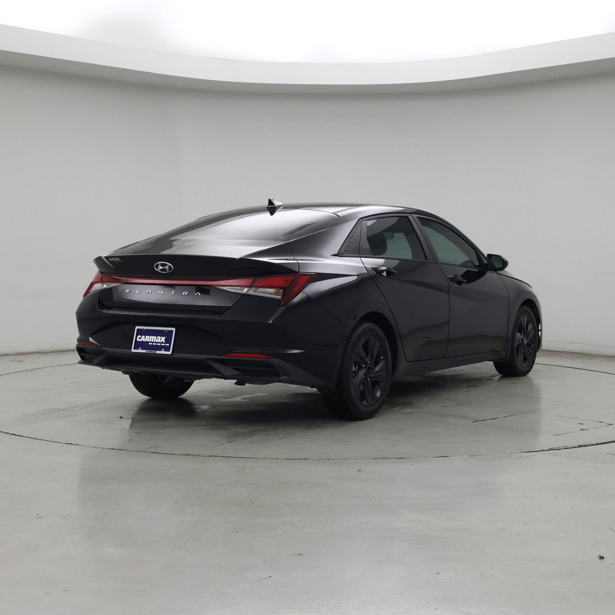 Thumbnail: 2023 Hyundai Elantra - 8