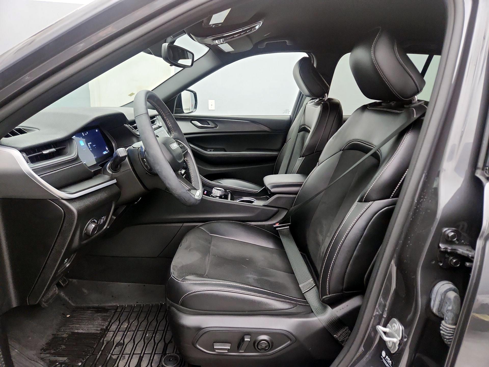 Thumbnail: 2024 Jeep Grand Cherokee - 11