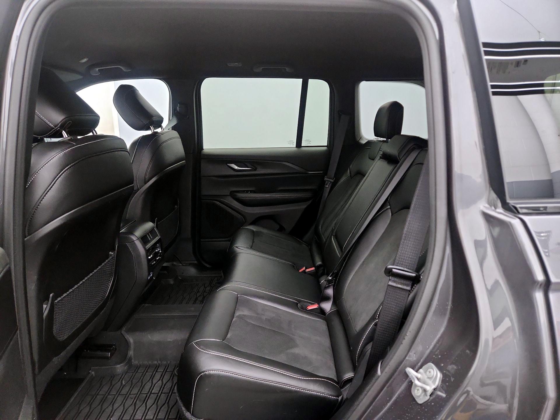 Thumbnail: 2024 Jeep Grand Cherokee - 19