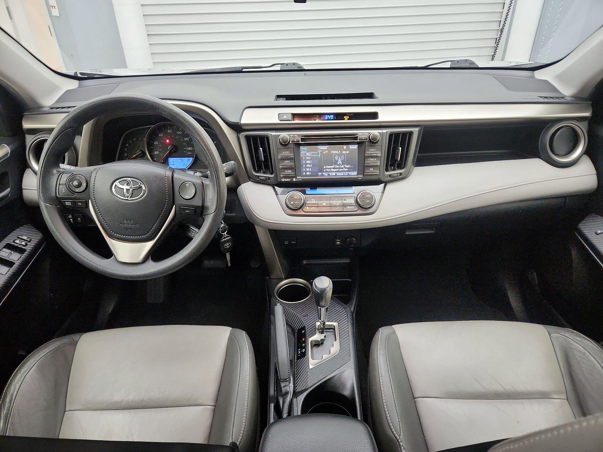 Thumbnail: 2015 Toyota RAV4 - 9