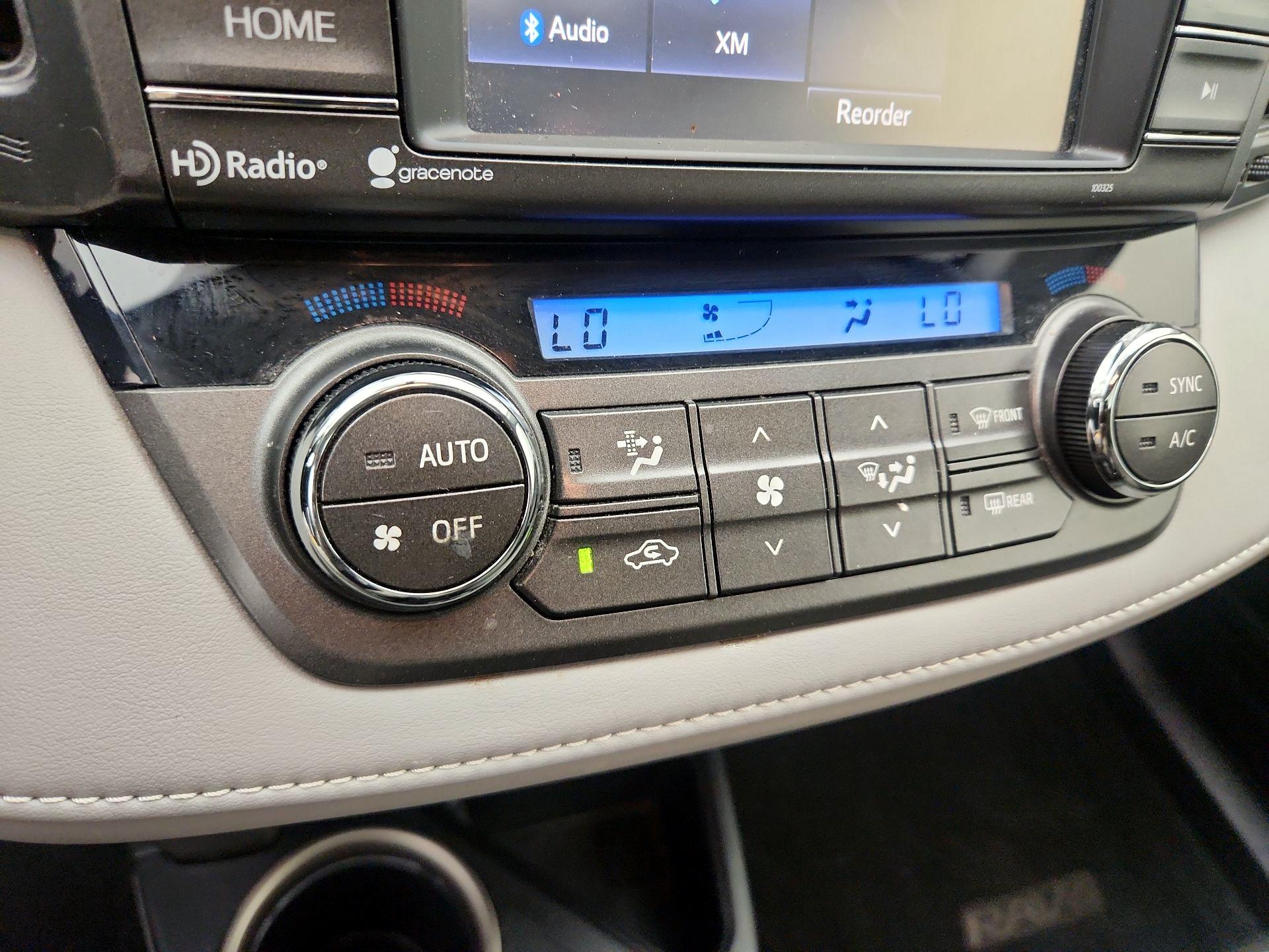 Thumbnail: 2015 Toyota RAV4 - 16